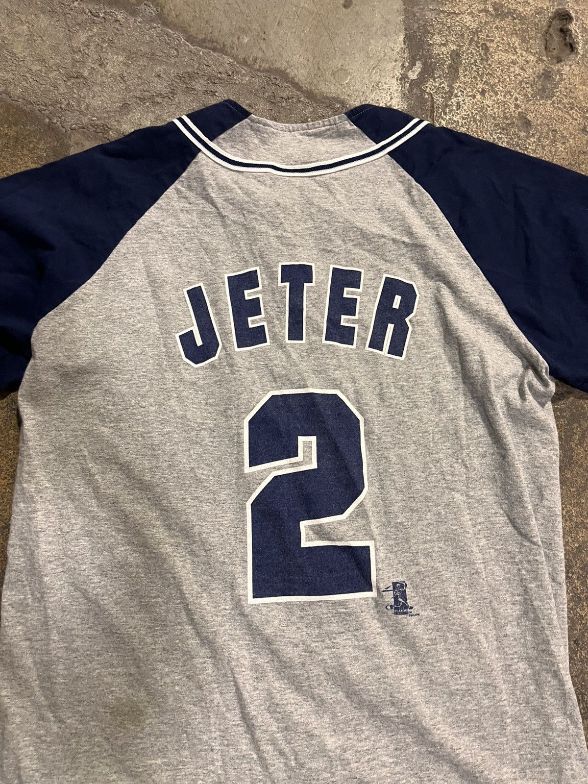 Other 1998 True Fan Derek Jeter New York Yankees MLB Jersey SZ M Size US M / EU 48-50 / 2 - 7 Thumbnail