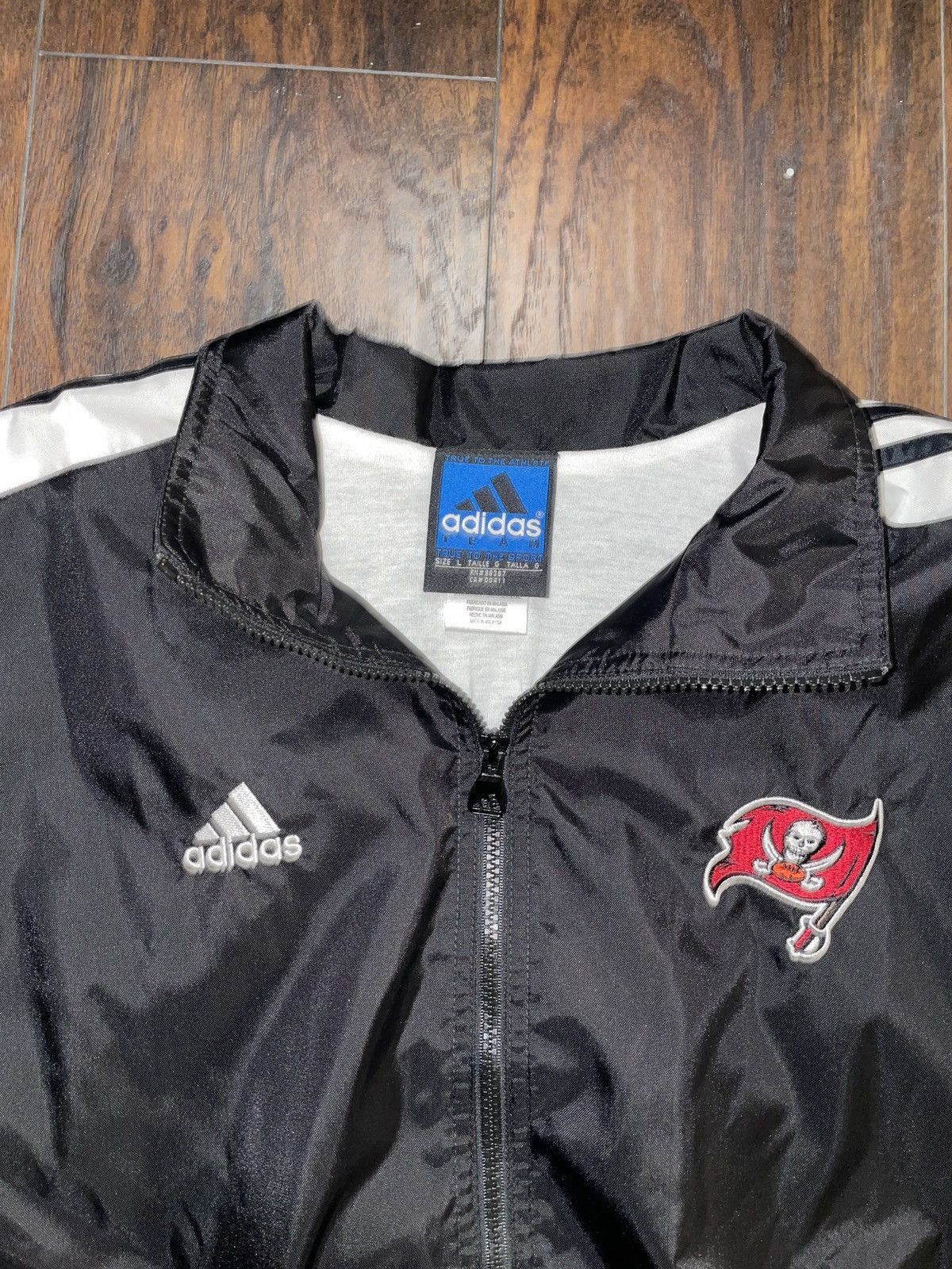 Adidas Adidas NFL Buccaneers zip Jacket Size US L / EU 52-54 / 3 - 4 Thumbnail