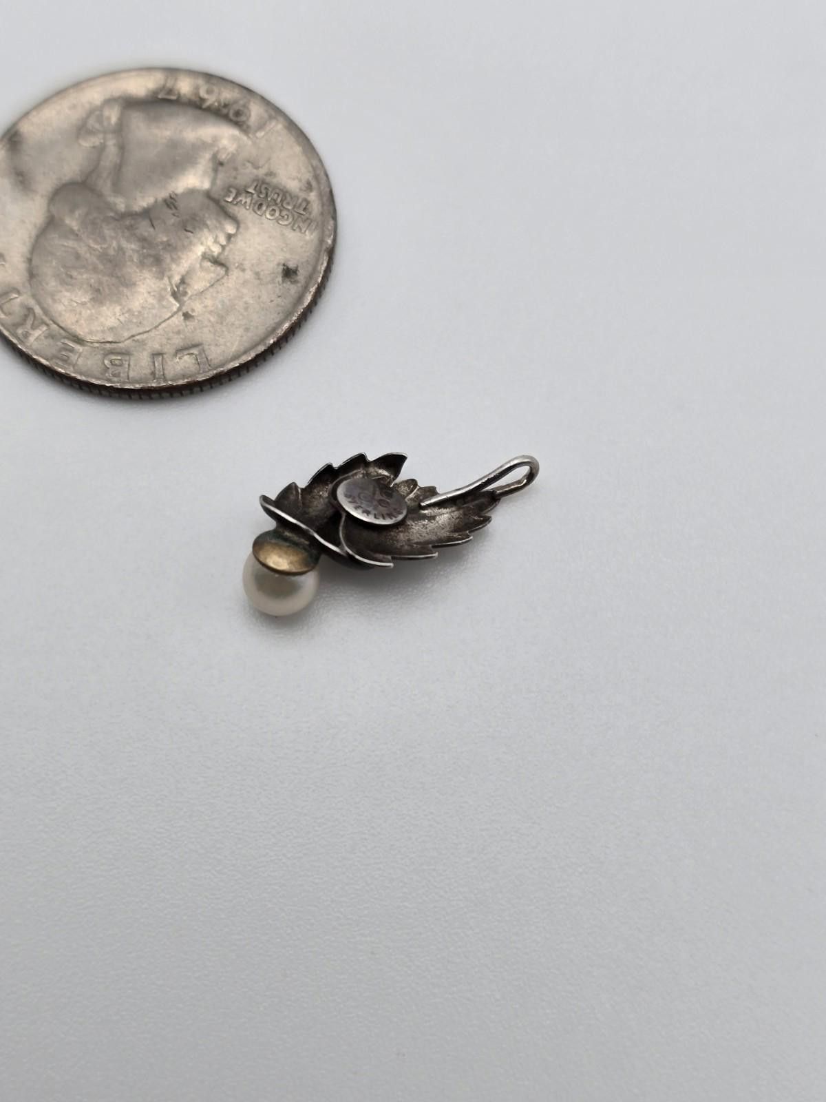 Sterling Silver Vintage DEC Sterling Leaf Pendant with Pearl Size ONE SIZE - 3 Thumbnail