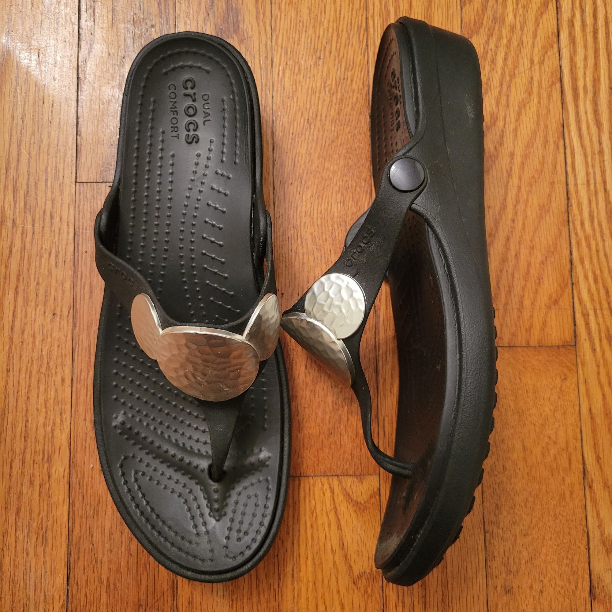 Crocs Crocs Comfort Black Thong Sandals Silver Hammered Medallion Size US 11 / IT 41 - 1 Thumbnail
