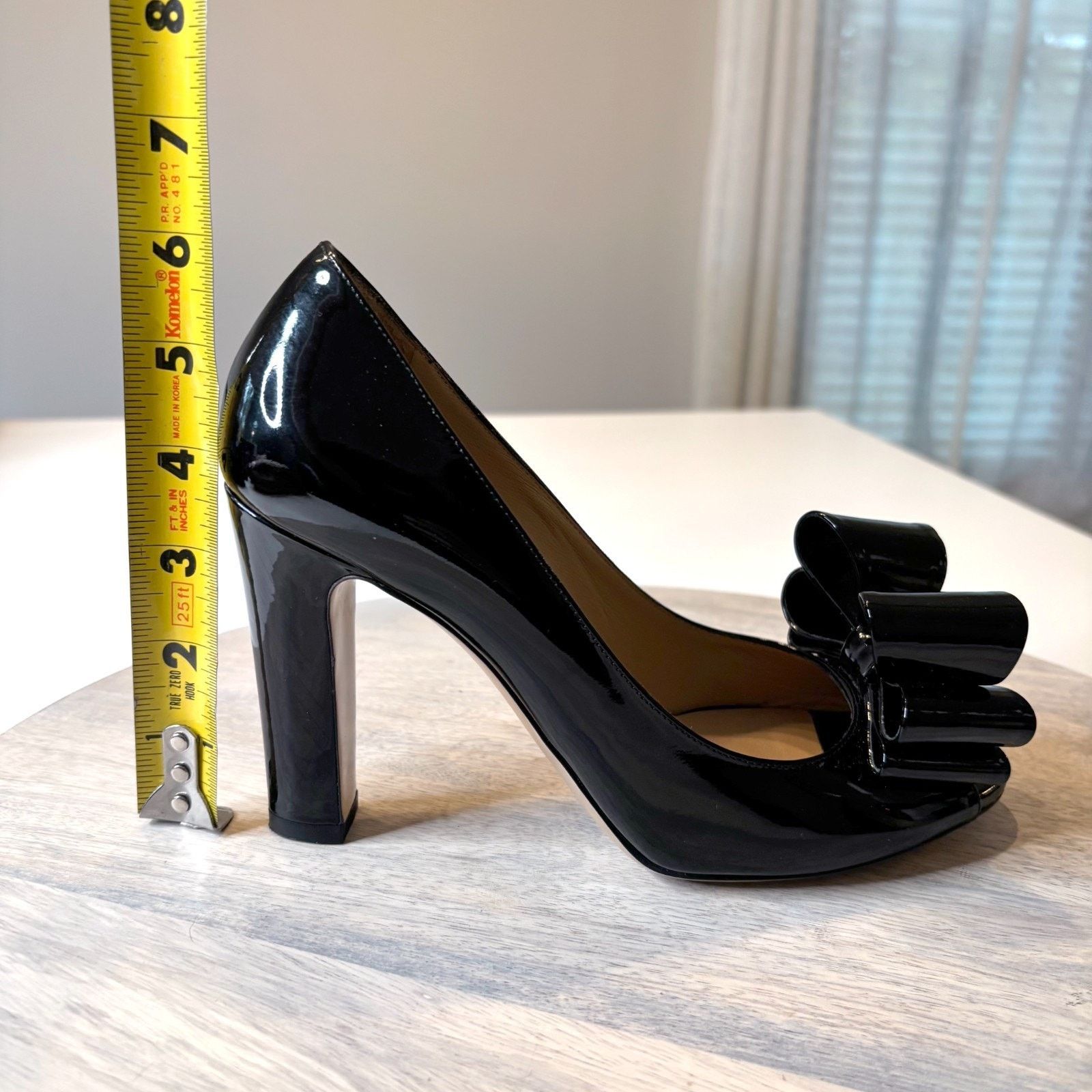 Valentino Valentino Garavani Patent Leather Bow Pumps 37.5 US 7.5 Size US 7.5 / IT 37.5 - 12 Thumbnail