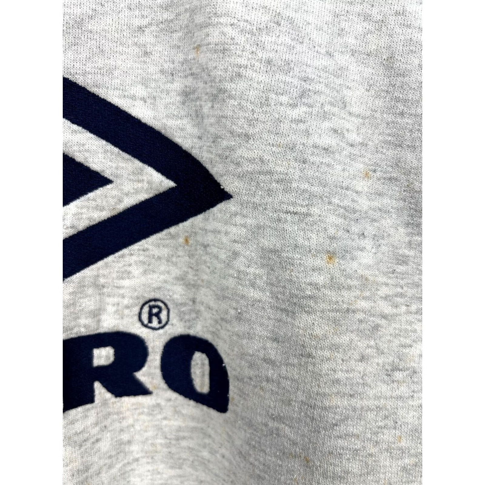 Umbro VINTAGE Umbro Sweatshirt Football Logo 90s Retro Size S Mens Gray Cotton Crew Neck Long Sleeve Pullover All Seasons Size US S / EU 44-46 / 1 - 5 Thumbnail