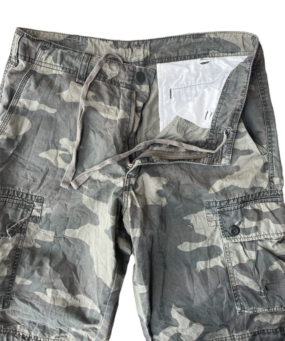 Japanese Brand × Uniqlo Uniqlo Camouflage Short Pants Size US 32 / EU 48 - 4 Thumbnail