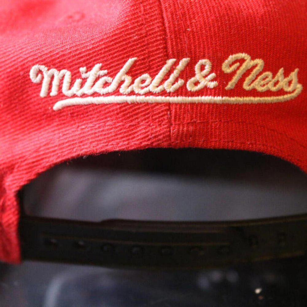 Universal Overall Chicago Chicago Bulls Fitted Hat Mitchell & Ness Mens Hardwood Cap Size ONE SIZE - 5 Thumbnail