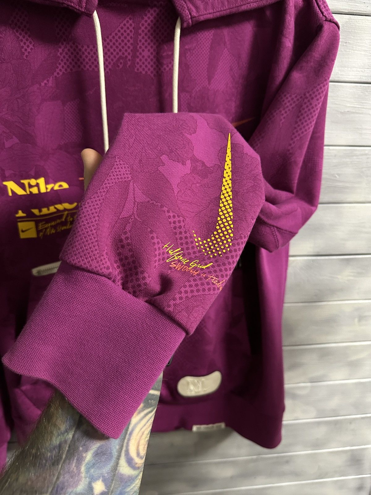 Nike Rare Hoodie Nike Halftone Grid Flowers Big Logo Swoosh Size US S / EU 44-46 / 1 - 9 Thumbnail