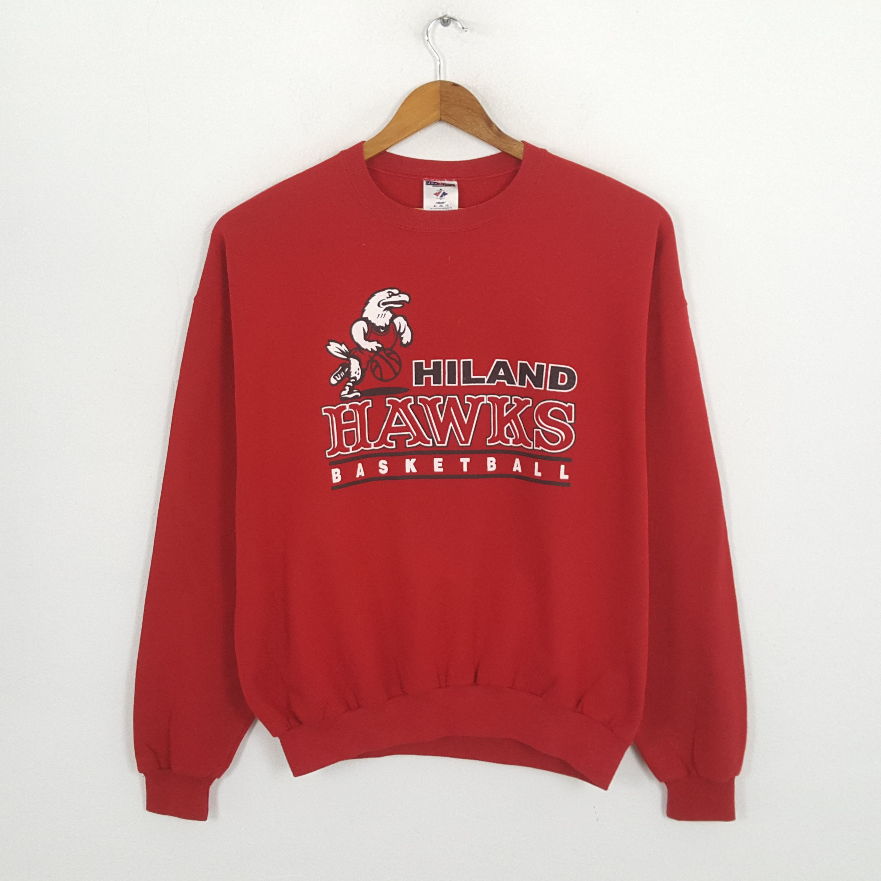 NBA × Vintage Vintage HILAND HAWKS BASKETBALL NBA Promo Sweatshirts Size US XL / EU 56 / 4 - 1 Thumbnail