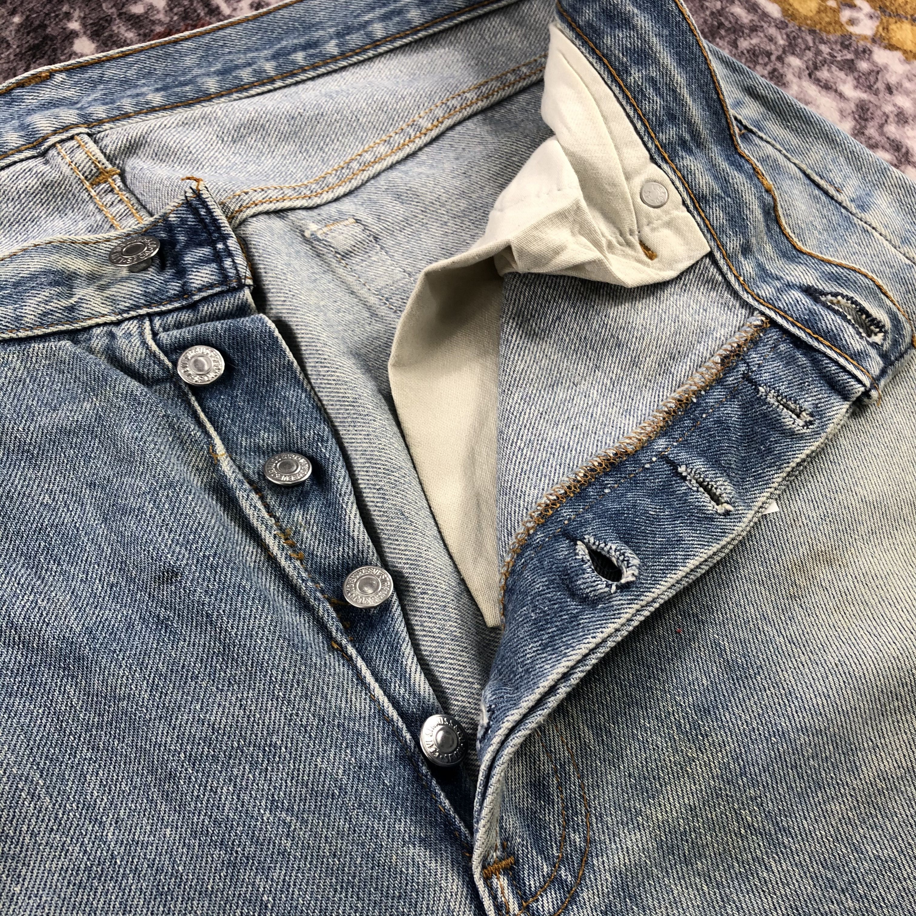 Levi's × Vintage Vintage 90s Light Wash Levis 501 Jeans-JM2739 Size US 36 / EU 52 - 11 Thumbnail