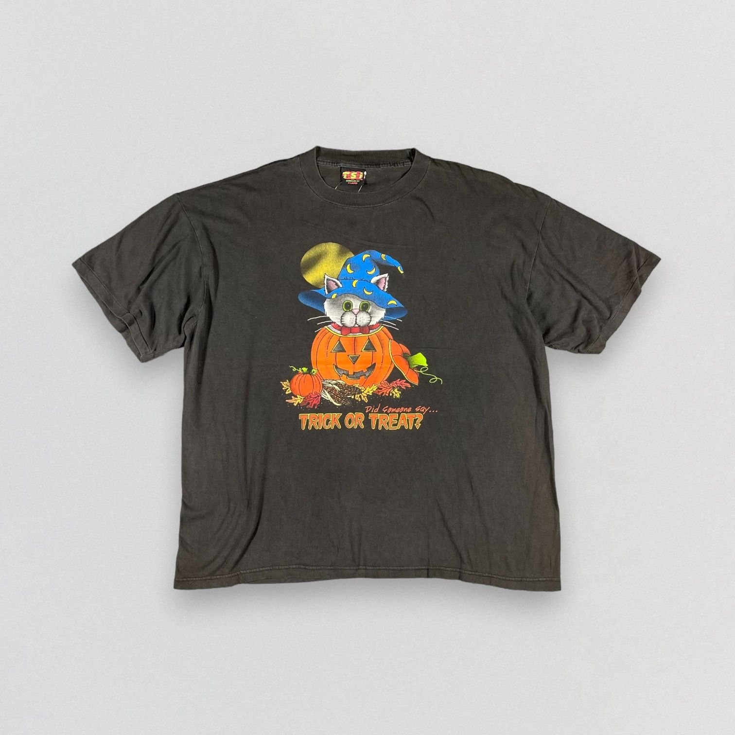 Vintage Vintage Hollowen Trick or Treat T-shirt Size US XL / EU 56 / 4 - 1 Thumbnail