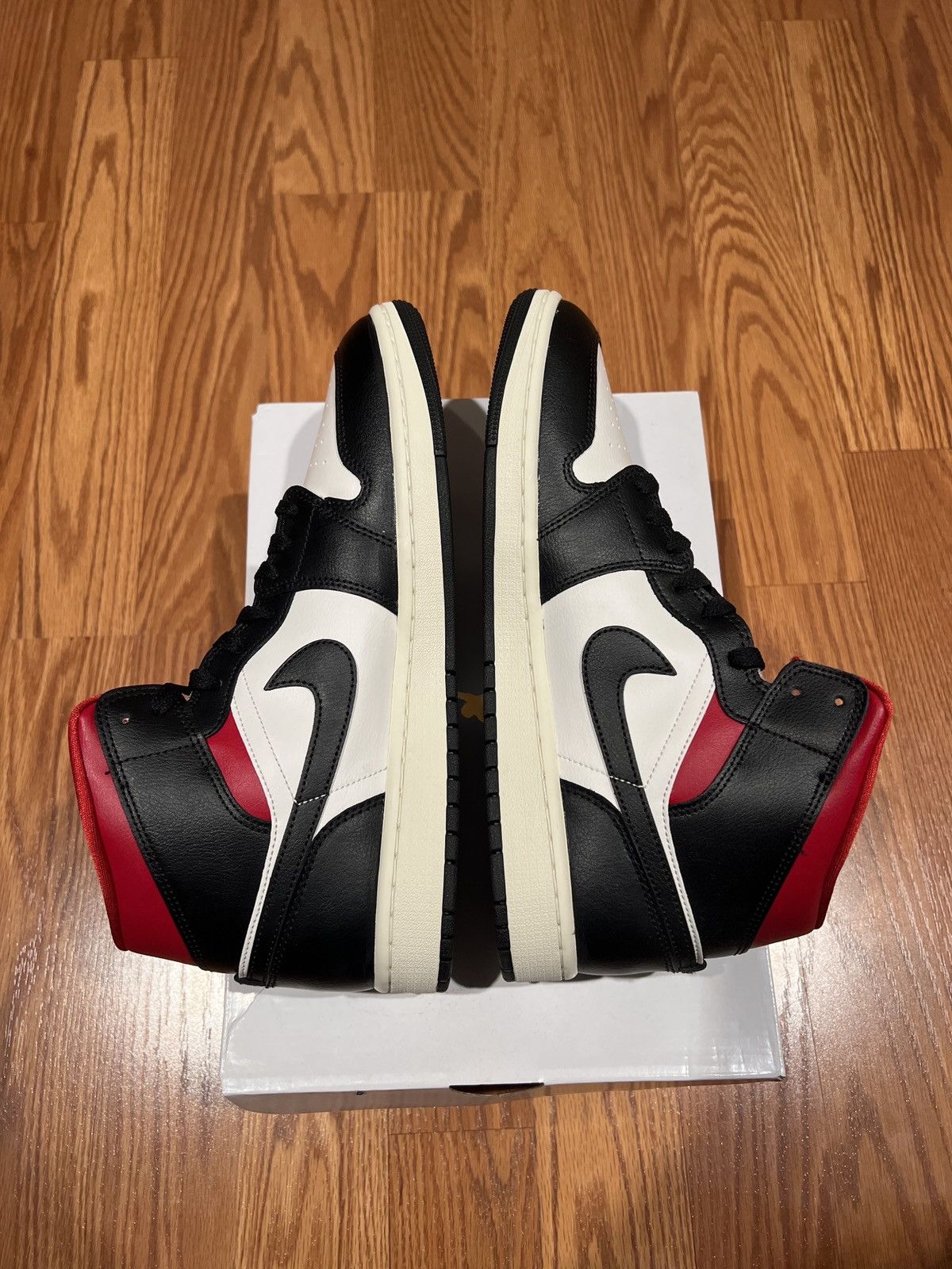 Jordan Brand WMNS Air Jordan 1 Mid - “Red Panda” Size US 12 / IT 42 - 2 Thumbnail