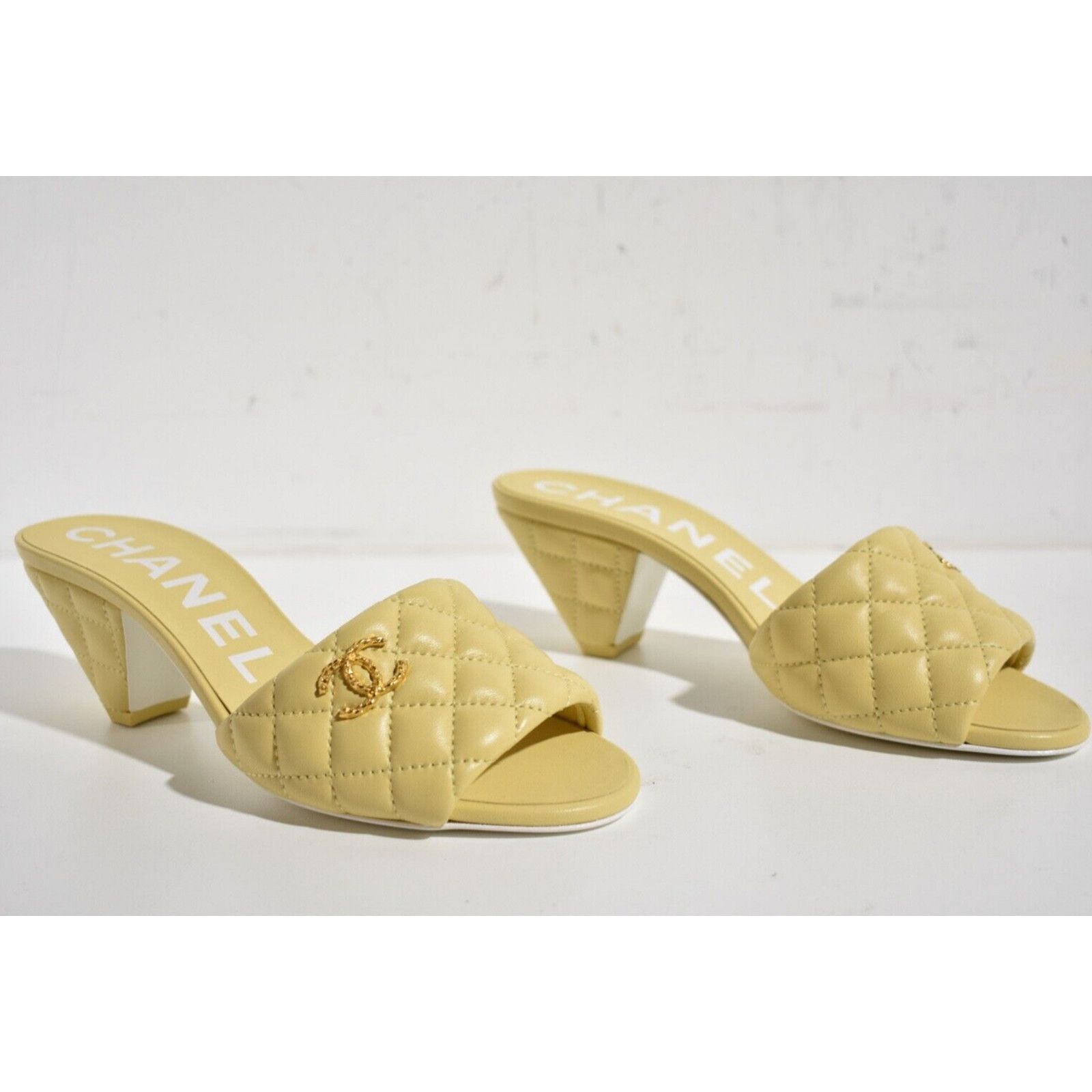 Chanel 22P Lambskin Quilted CC Logo Cone Heel Mule Slide Sandal 38 Size US 8 / IT 38 - 6 Thumbnail
