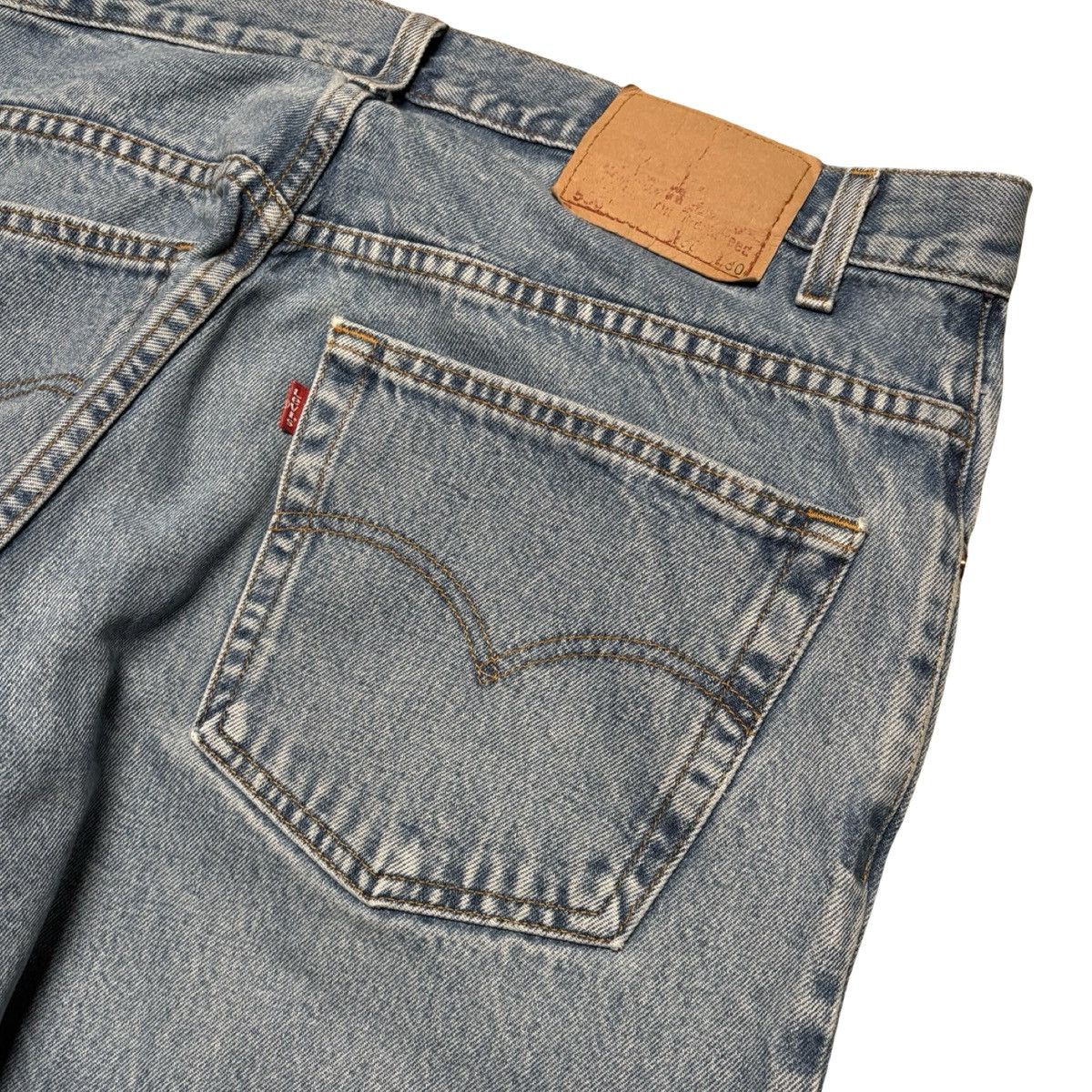 Levi's Vintage Levi's 550 Jeans Mens 38x30 Light Wash Blue Relaxed Size US 38 / EU 54 - 2 Thumbnail