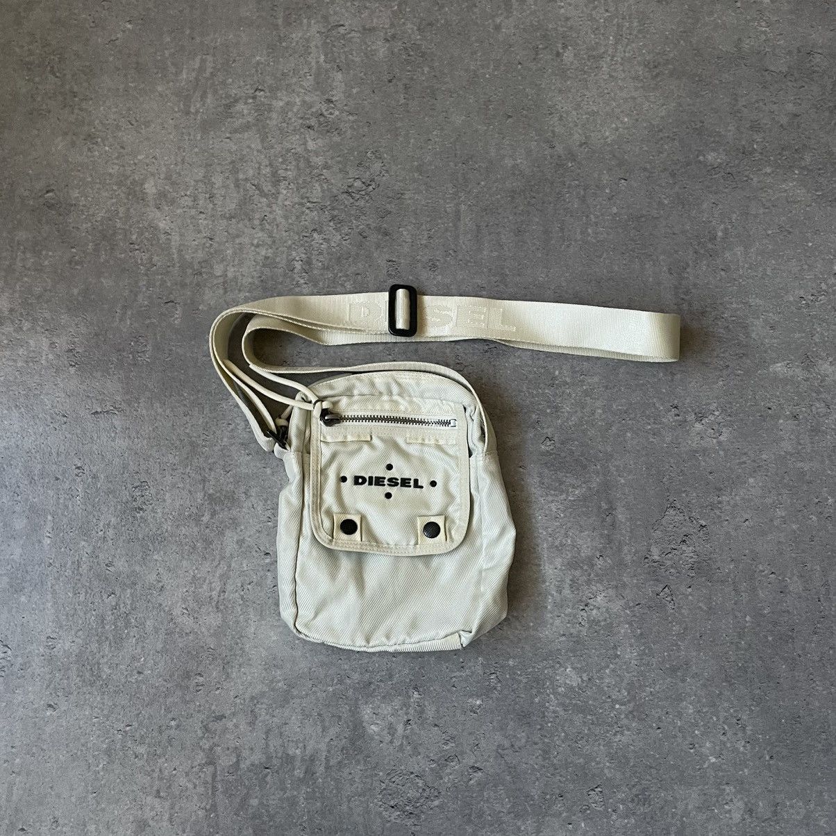 Diesel × Vintage Vintage Begie Diesel Shoulder/Crossbody Bag Size ONE SIZE - 1 Thumbnail