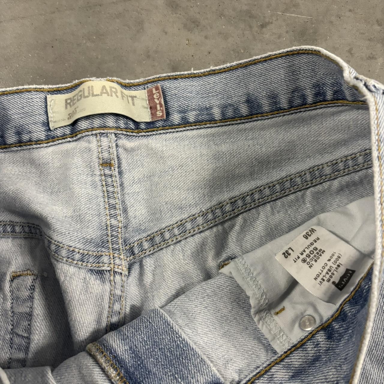 Levi's Crazy Vintage Y2K/2000s Light Wash Levis Essential Denim Jeans! 34x30 Size US 34 / EU 50 - 8 Thumbnail