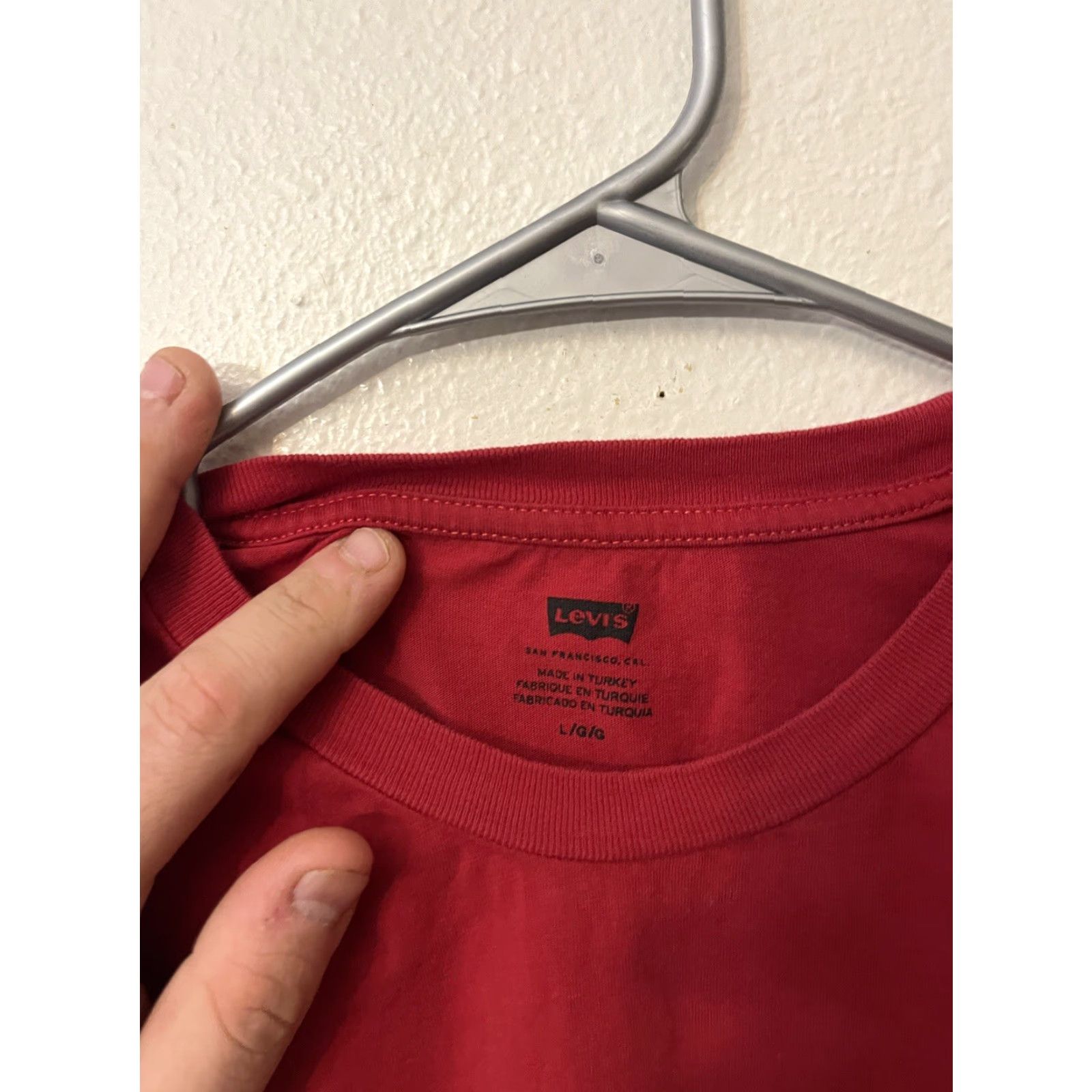 Levi's Levi's Men T-Shirt Size Large Red Solid Short Sleeve Crew Neck Tee Size L / US 10 / IT 46 - 3 Thumbnail