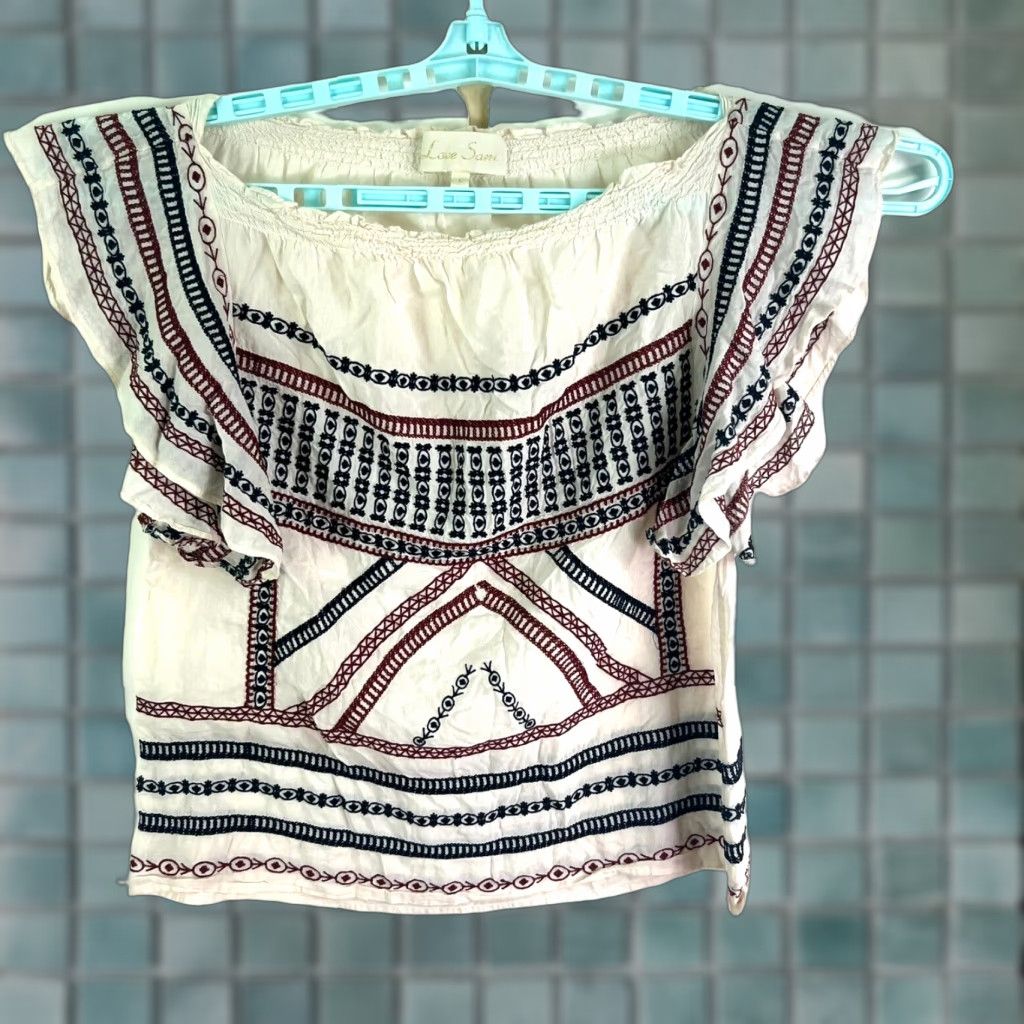 Love Sam Embroidered Blouse Womens Size L White Cropped Flutter Sleeve Bohemian Geometric Pattern