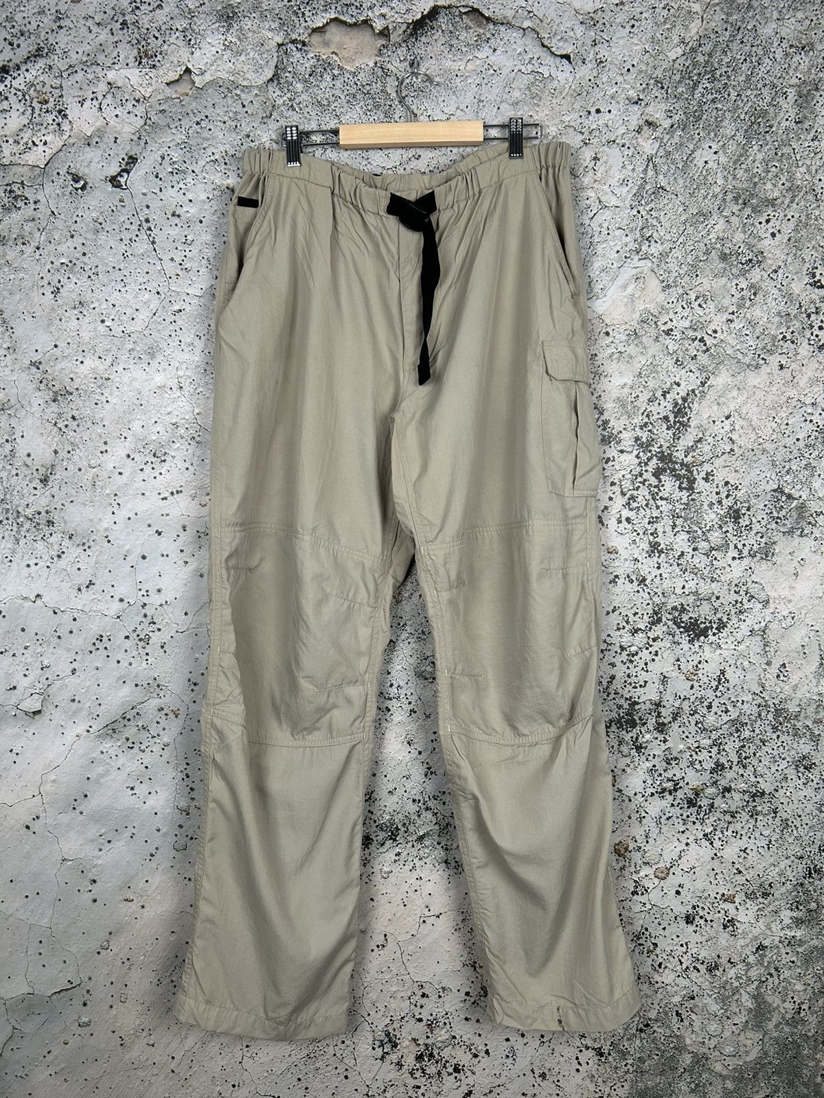 The North Face Vintage The North Face Outdoor Streetwear Pants 90s Y2K Size US 34 / EU 50 - 1 Thumbnail