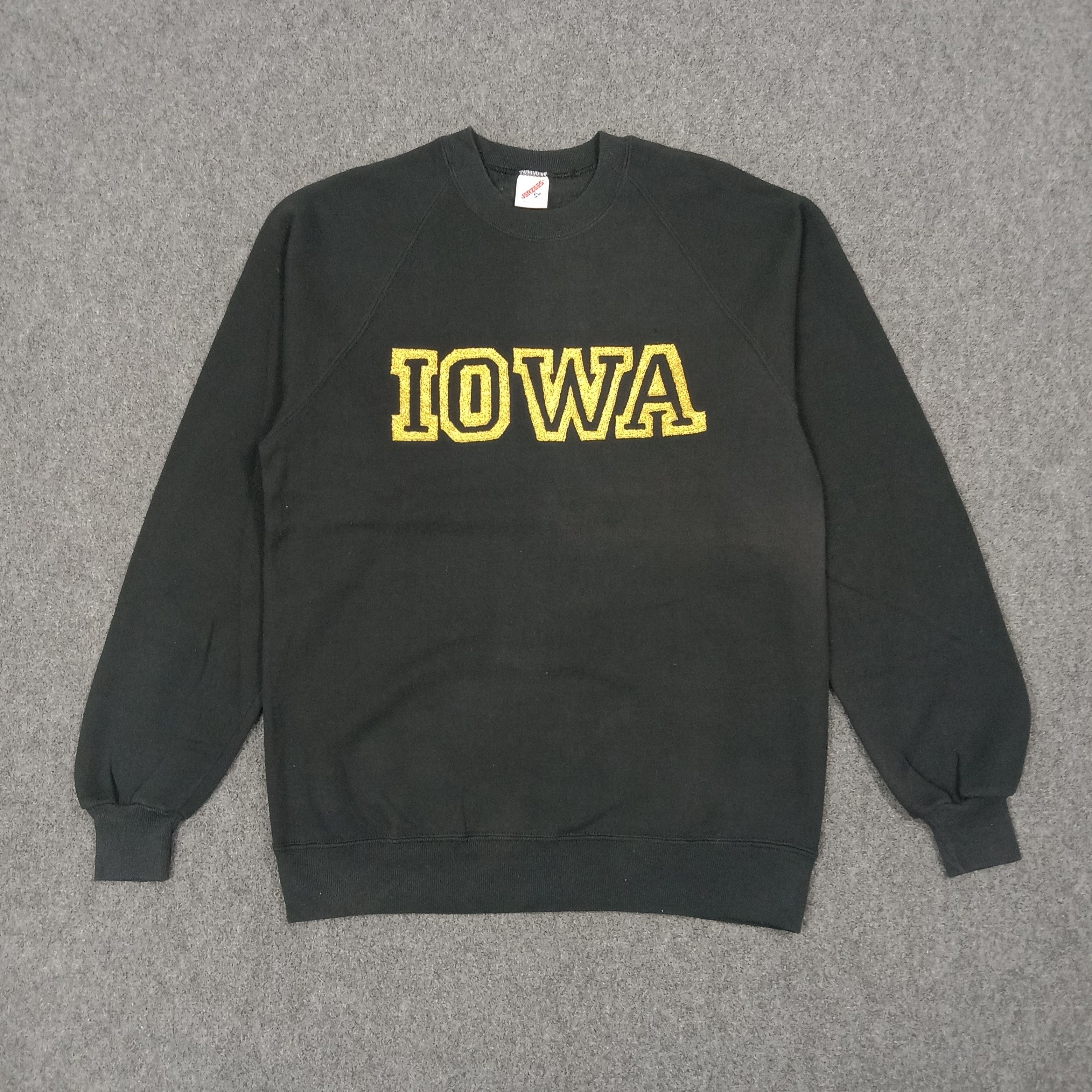 Vintage IOWA Mathero Families 90's Sweatshirt C268N17 Size US M / EU 48-50 / 2 - 1 Thumbnail