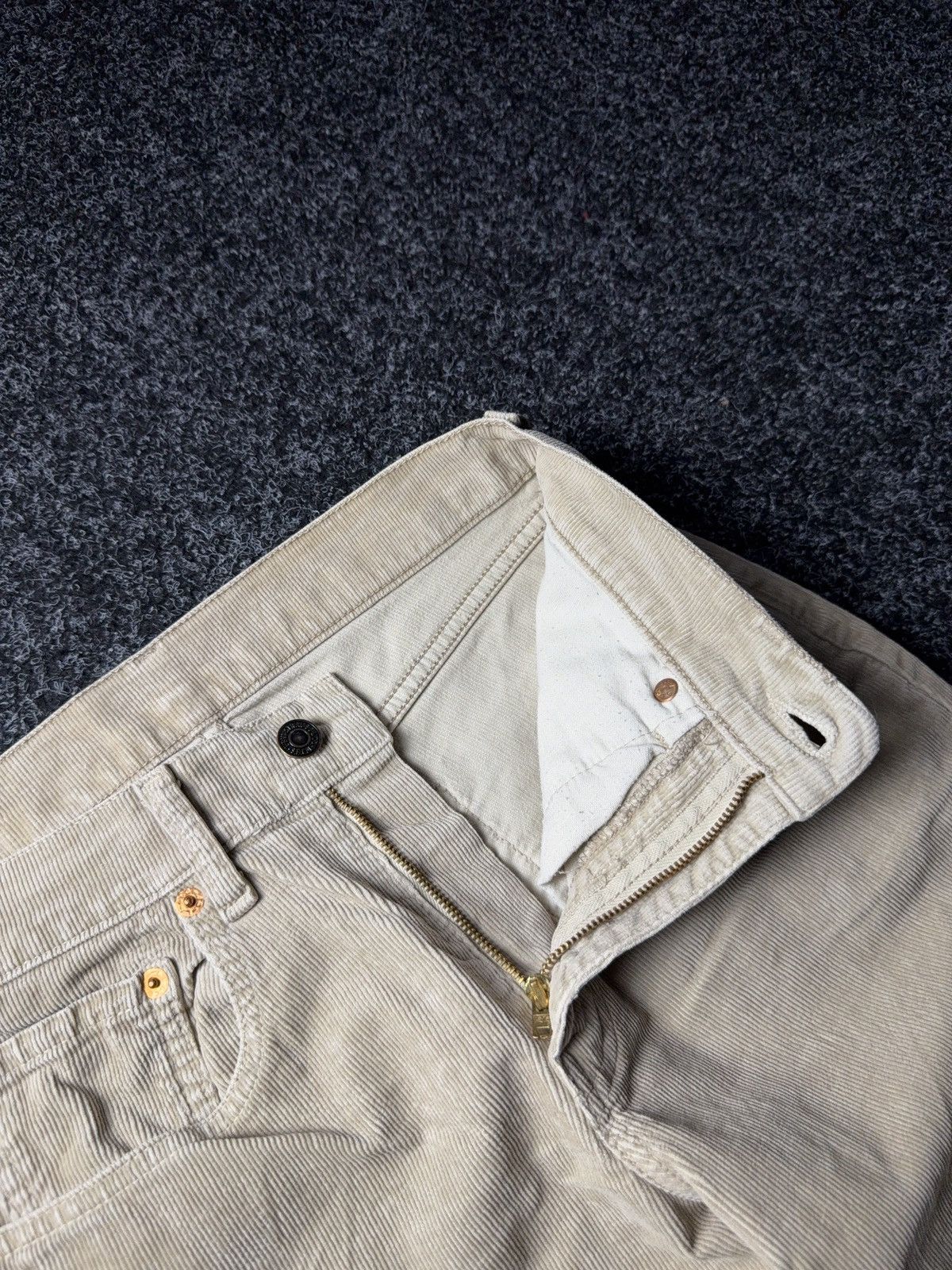 Levi's Vintage Clothing Retro Levi’s 595 Western Beige Corduroy Pants Made in Italy Size 27" / US 4 / IT 40 - 9 Thumbnail