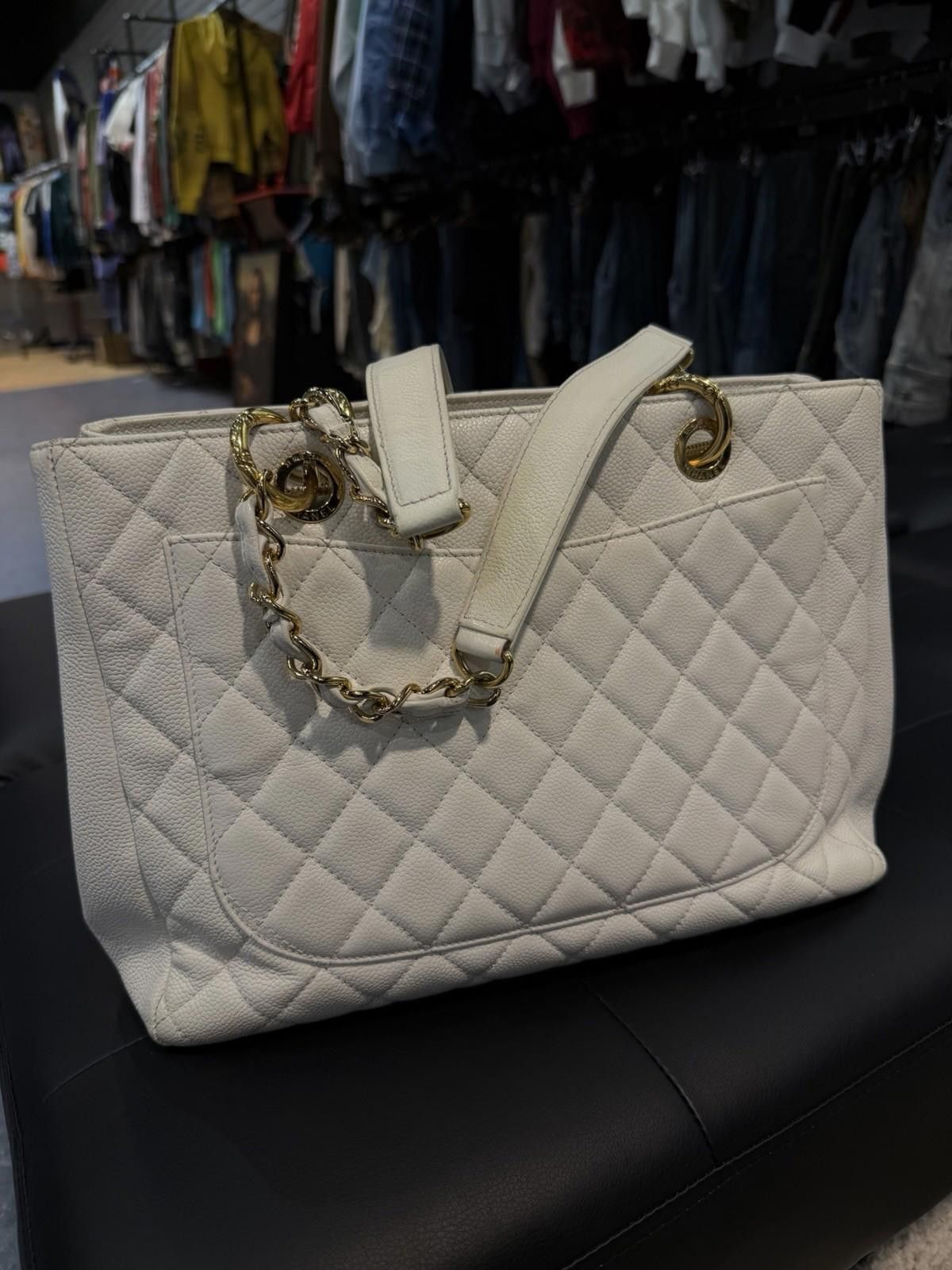 Chanel CHANEL CAVIAR QUILTED LARGE SHOPPING TOTE SHOULDER BAG WHITE Size ONE SIZE - 10 Thumbnail