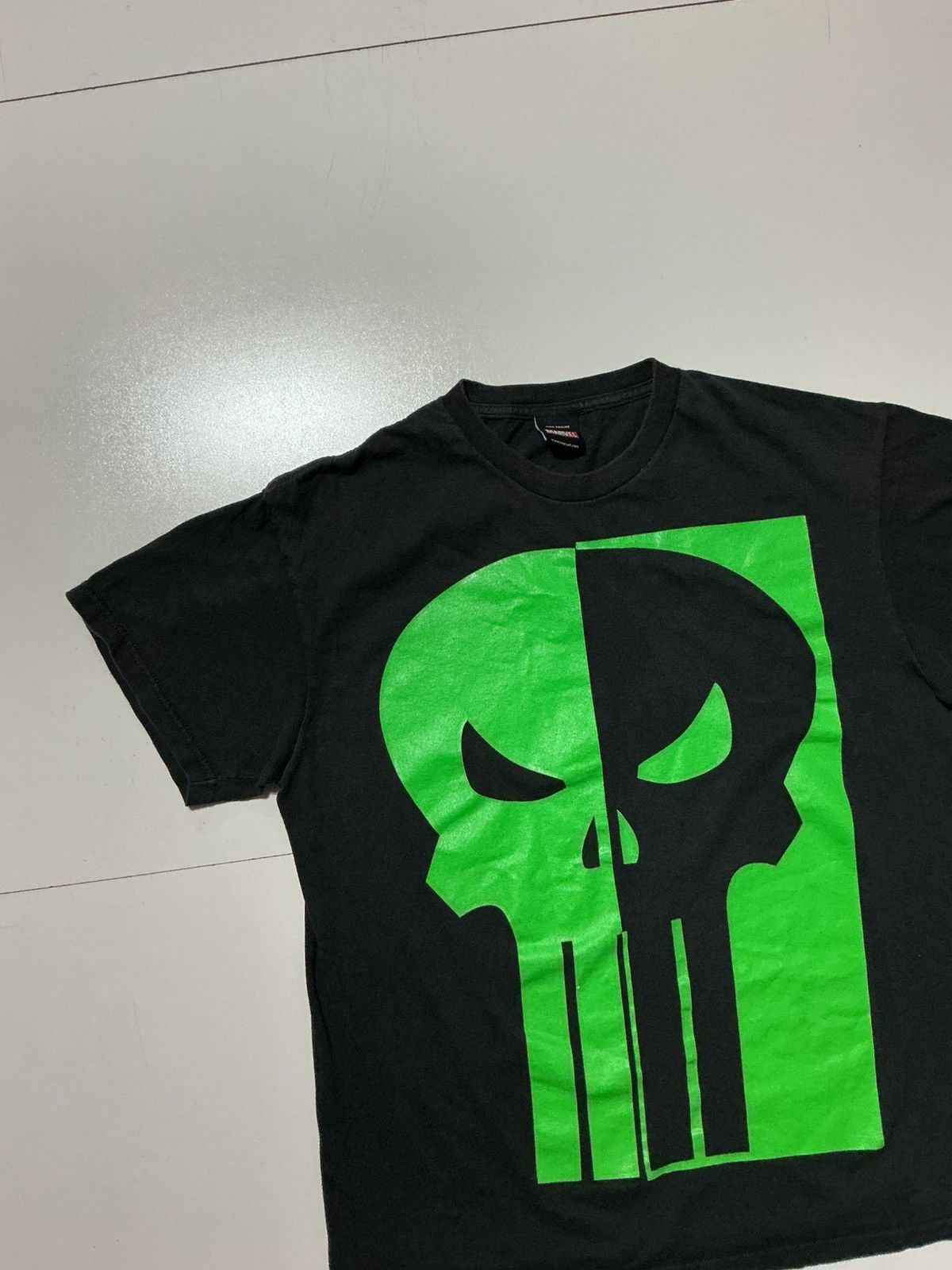 Marvel Comics Marvel Comics Mad Engine The Punisher Skull Graphic T-Shirt Size US M / EU 48-50 / 2 - 3 Thumbnail