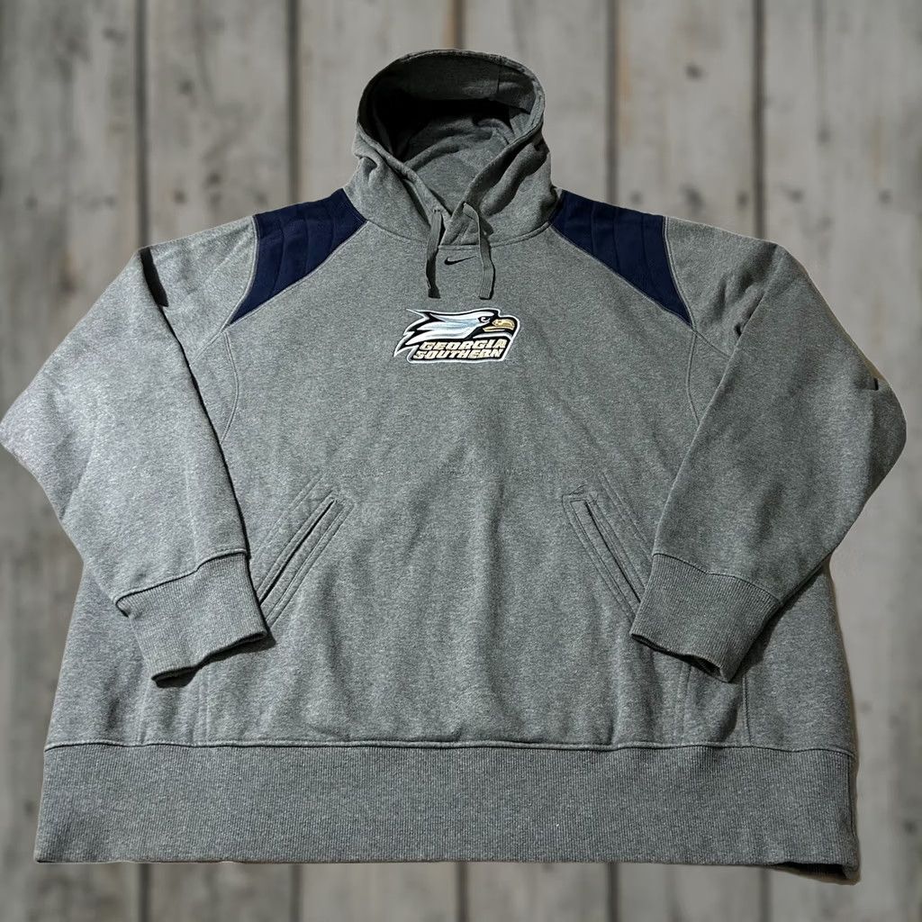 Nike VINTAGE Nike Center Swoosh Georgia Southern College Hoodie XL Mens Gray Pullover College 90s Y2K Size US XL / EU 56 / 4 - 1 Thumbnail