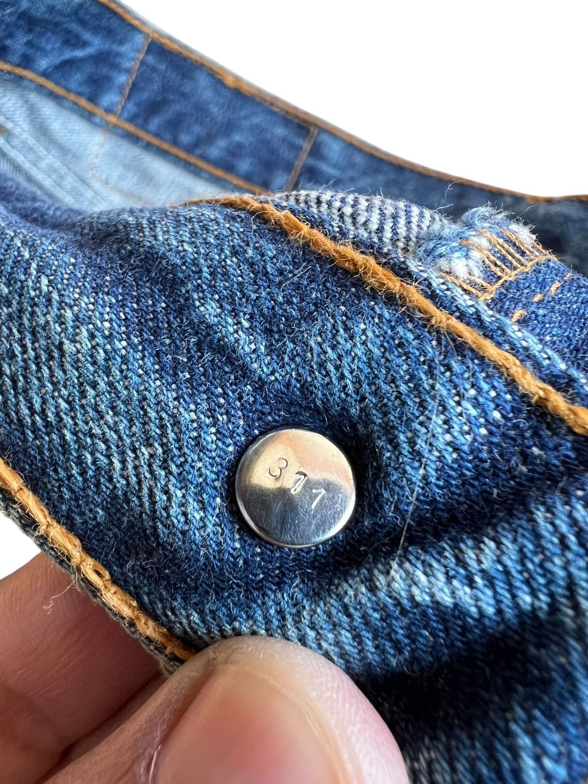 Levi's Vintage Levis 501 Distress Jean Very Rare Size US 31 - 7 Thumbnail