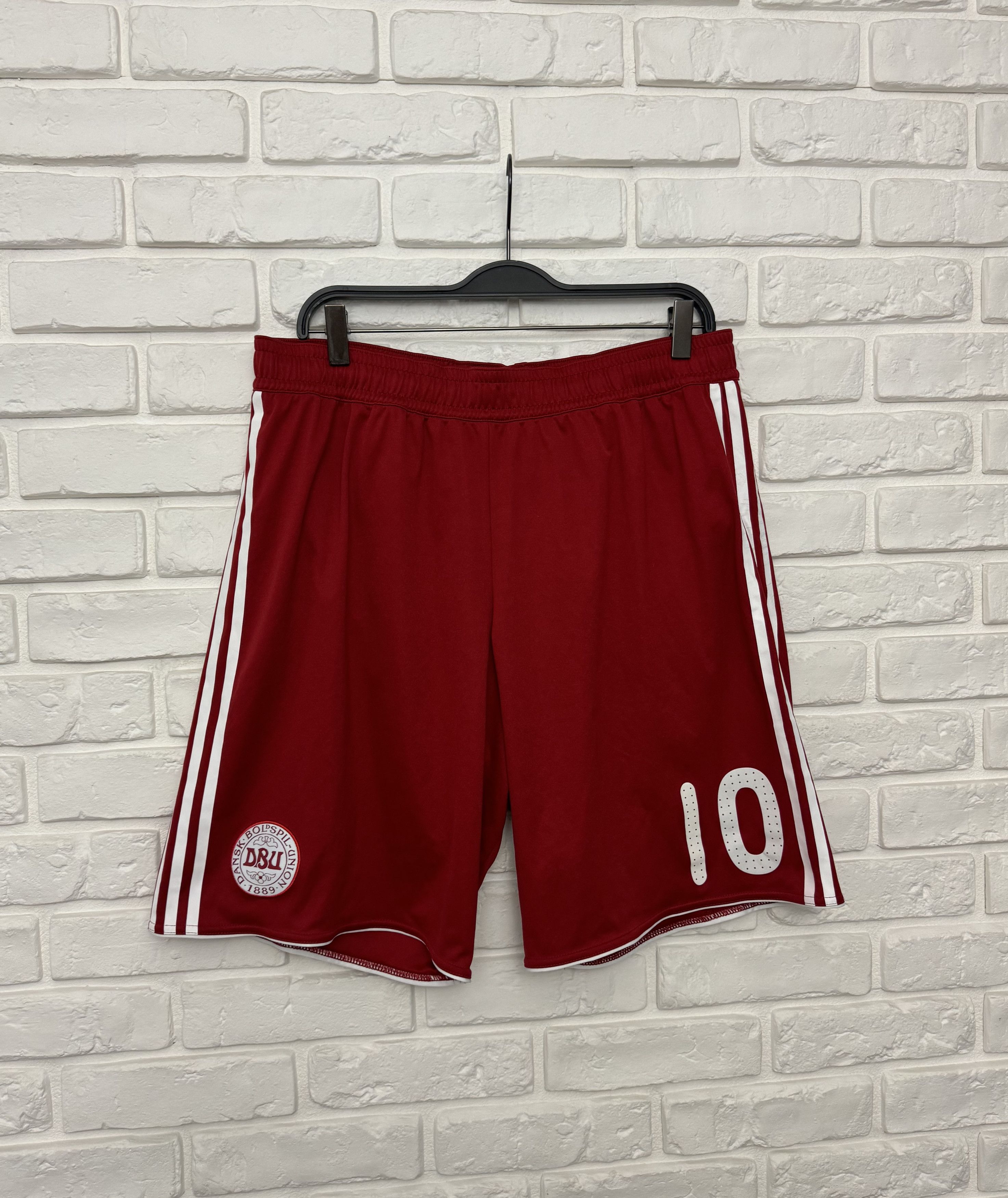 Adidas Denmark 2009 2010 Home Soccer Shorts Football #10 Size XL Size US 38 / EU 54 - 2 Thumbnail