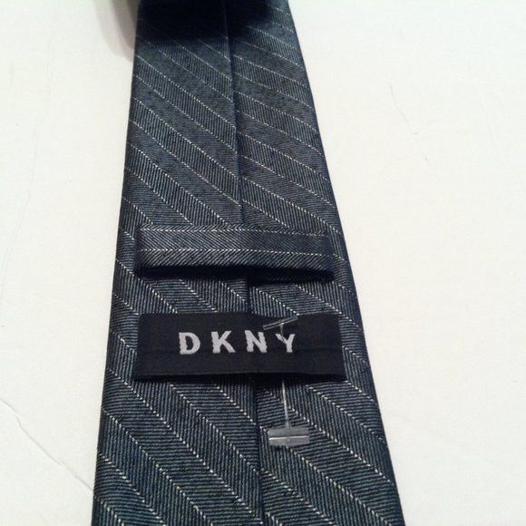 DKNY DKNY MEN'S NEW DARK GREEN 100%SILK TIE WIDTH: 2 3/4" Size ONE SIZE - 3 Thumbnail