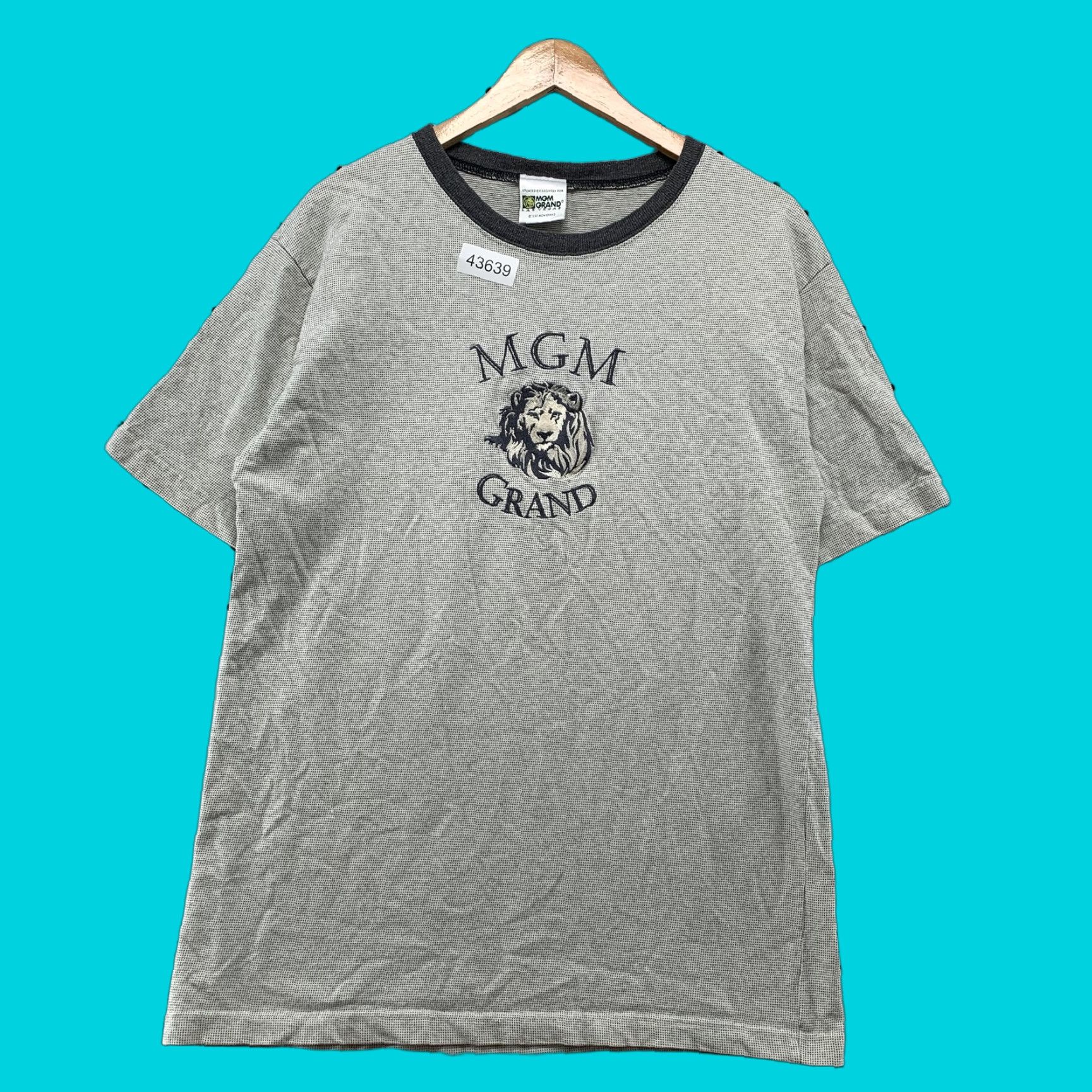 Vintage VINTAGE MGM Grand Gray Shirt 90s Large Single Stitch Las Vegas Mens T-Shirt Size US L / EU 52-54 / 3 - 1 Thumbnail
