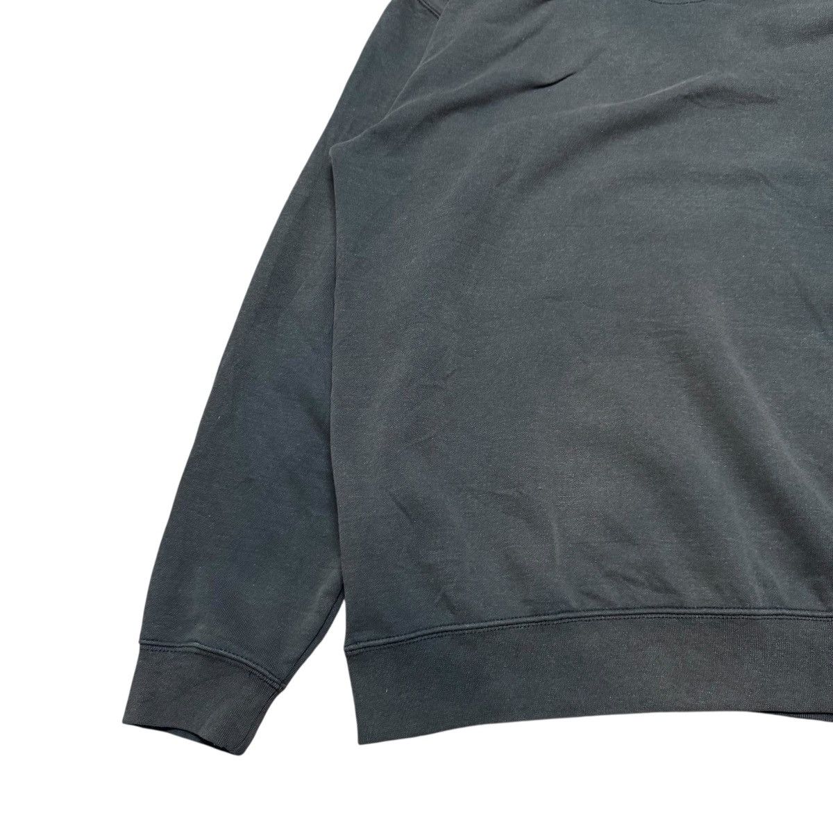 Carhartt Vintage Carhartt Hoodie Sunfaded Size US L / EU 52-54 / 3 - 7 Thumbnail
