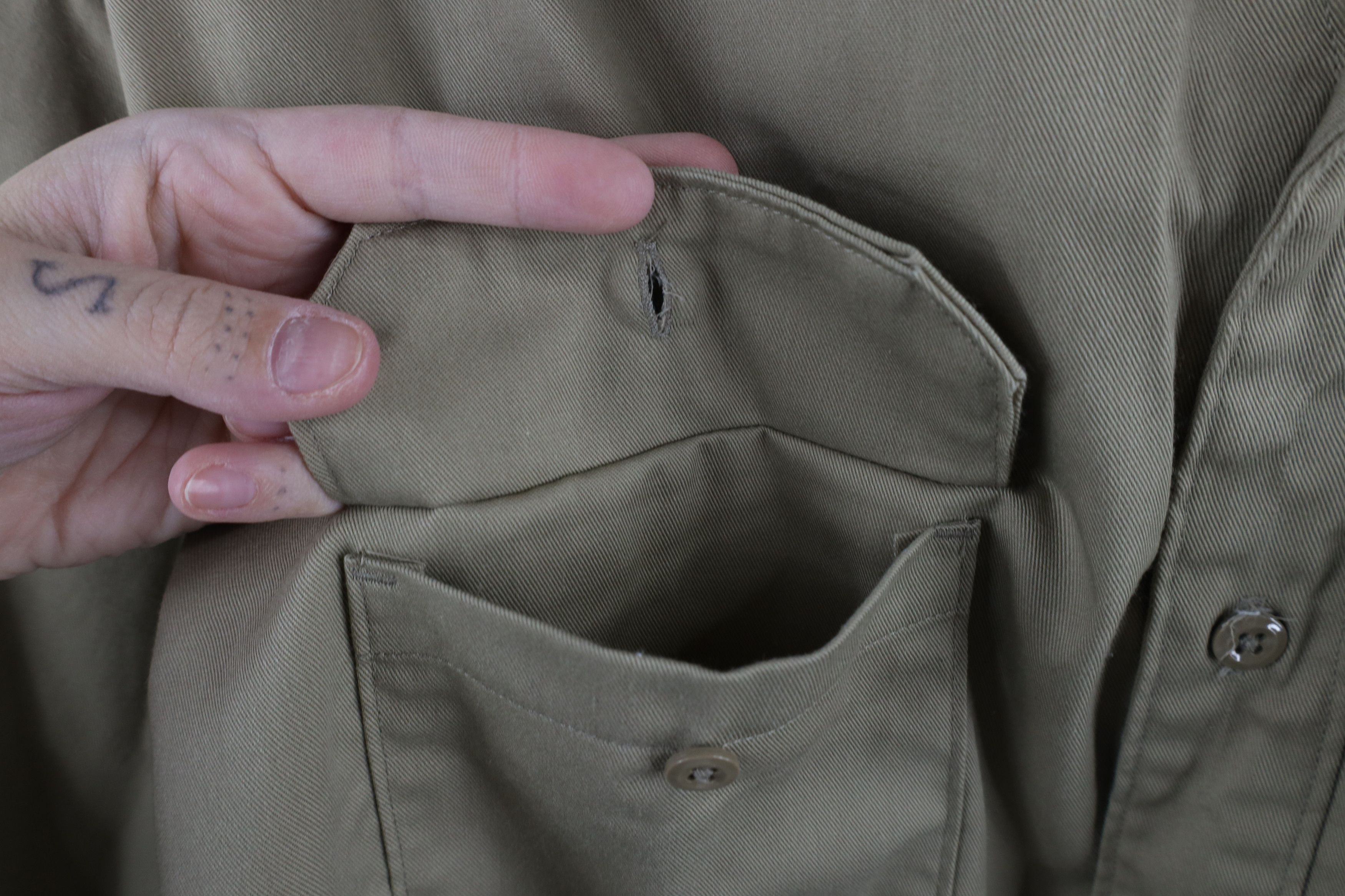 Carhartt × Vintage Vintage Carhartt Out Short Sleeve Work Mechanic Button Shirt Size US XXL / EU 58 / 5 - 5 Thumbnail