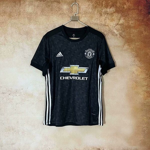 Adidas 17/18 MNU away retro jersey Size US S / EU 44-46 / 1 - 1 Thumbnail