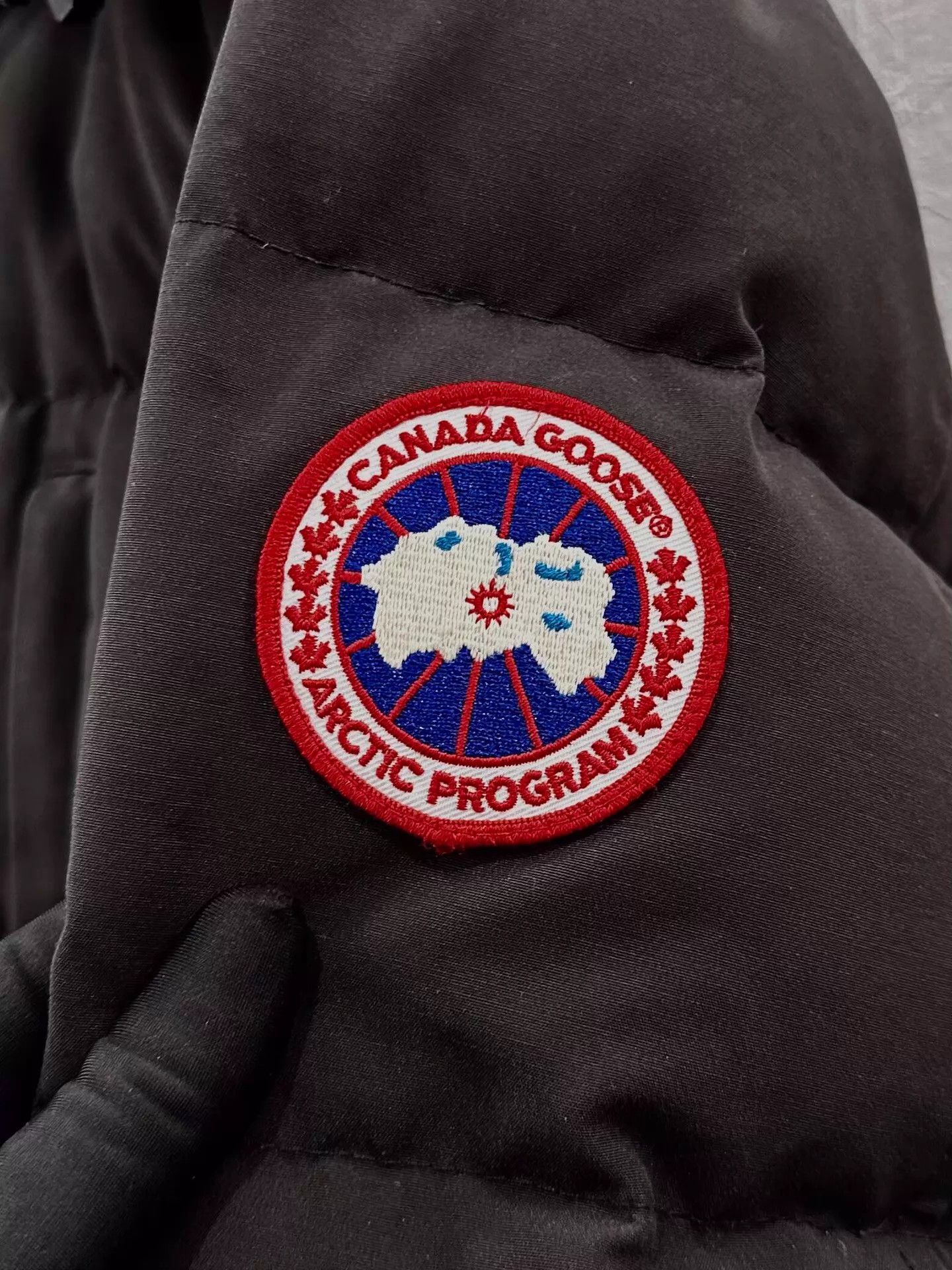 Canada Goose Canada Goose Carson Black Down Jacket L Red Logo Size L / US 10 / IT 46 - 5 Thumbnail