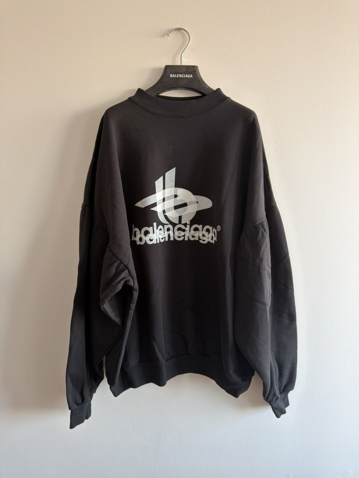 Balenciaga *RARE* BALENCIAGA 3B SPORT LOGO DEMNA GHOST BOXY CREWNECK Size US S / EU 44-46 / 1 - 1 Thumbnail