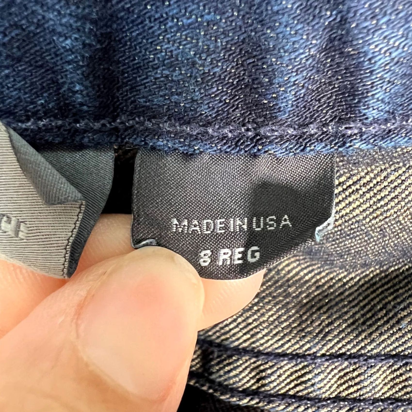 Armani Exchange Armani Exchange Womens Jeans Skinny Regular Dark Wash 8 Blue USA 5-Pocket Stretch Inseam 27in Low Rise Denim US Made Size 30" / US 8 / IT 44 - 4 Thumbnail