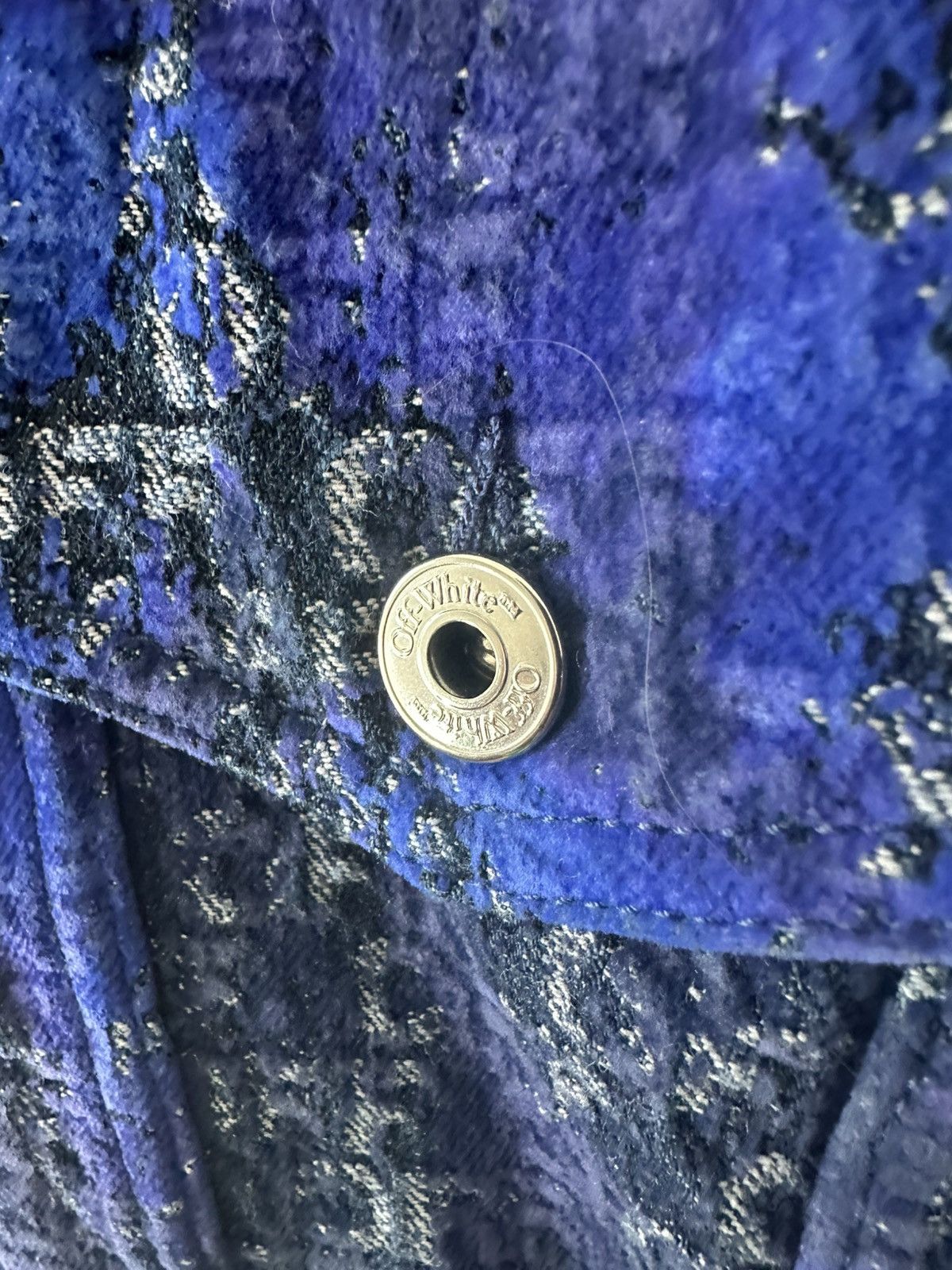 Off-White OFF-WHITE VELVET BUTTON DOWN JACKET Size US XL / EU 56 / 4 - 11 Thumbnail