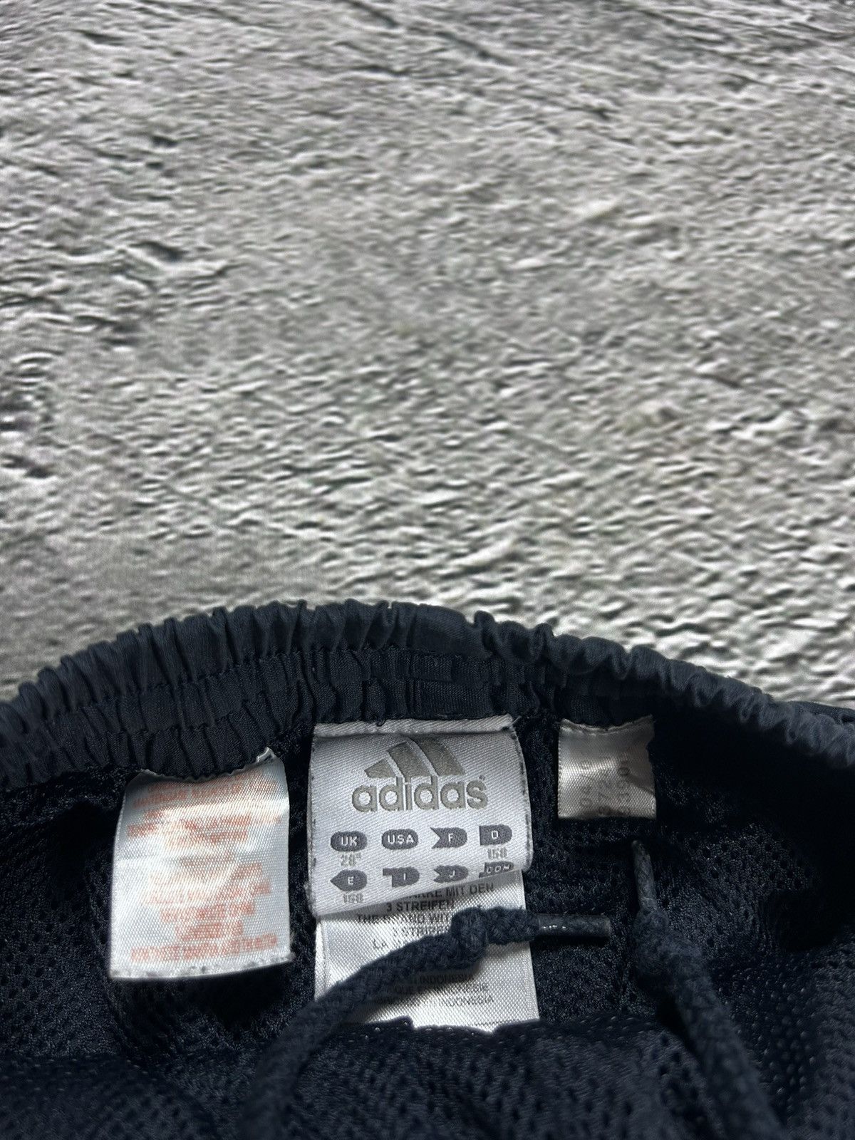 Adidas × Vintage Adidas vintage nylon track pants navy red small logo 2000s Size US 28 / EU 44 - 5 Thumbnail