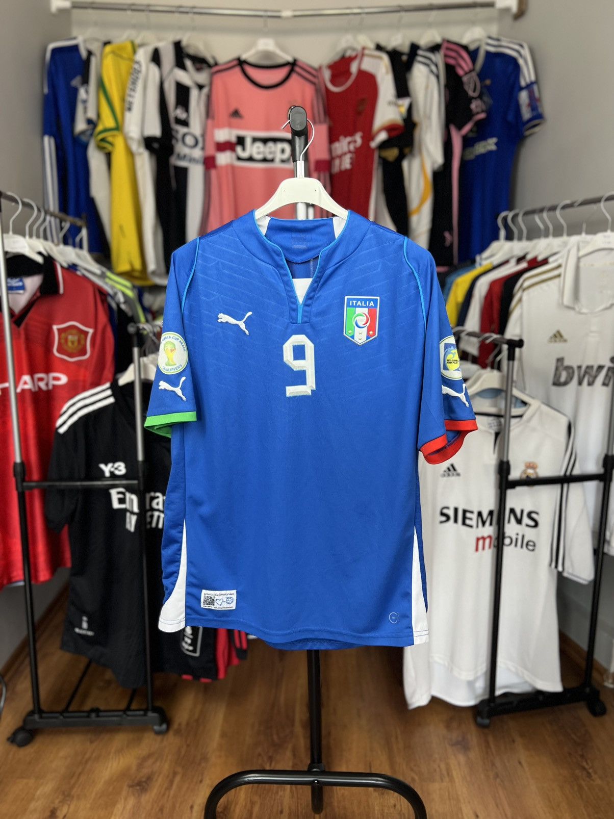 Puma Soccer Jersey Puma Italy World Cup 2014/15 Balotelli #9 Size US L / EU 52-54 / 3 - 2 Thumbnail