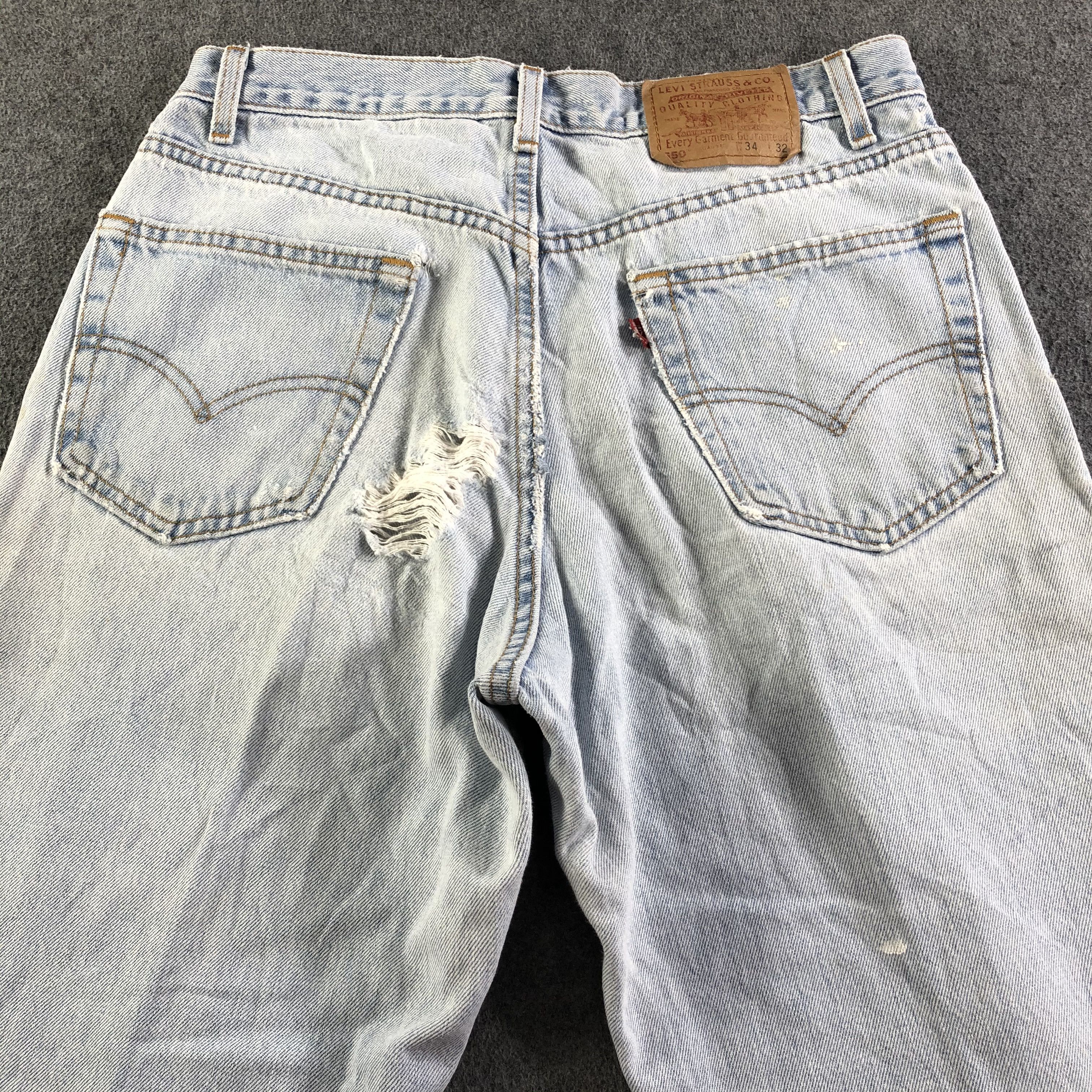 Levi's 90s Vintage Light Wash Levis 550 Jeans-J3697 Size US 33 - 4 Thumbnail