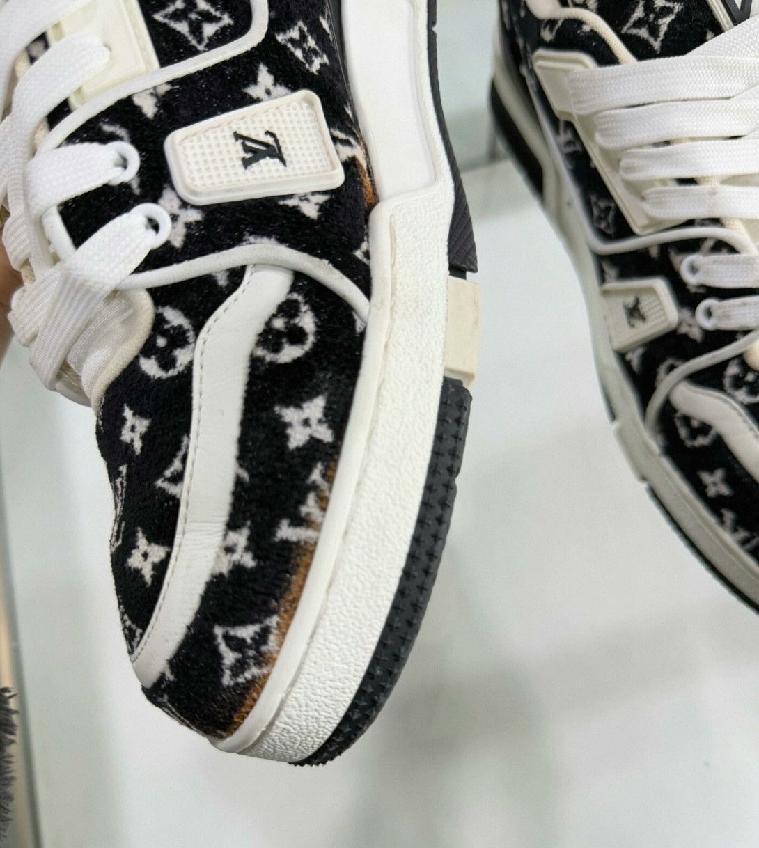 Louis Vuitton Louis Vuitton Black and White Trainer Lace Up Low Top Fash Size US 7 / EU 40 - 7 Thumbnail