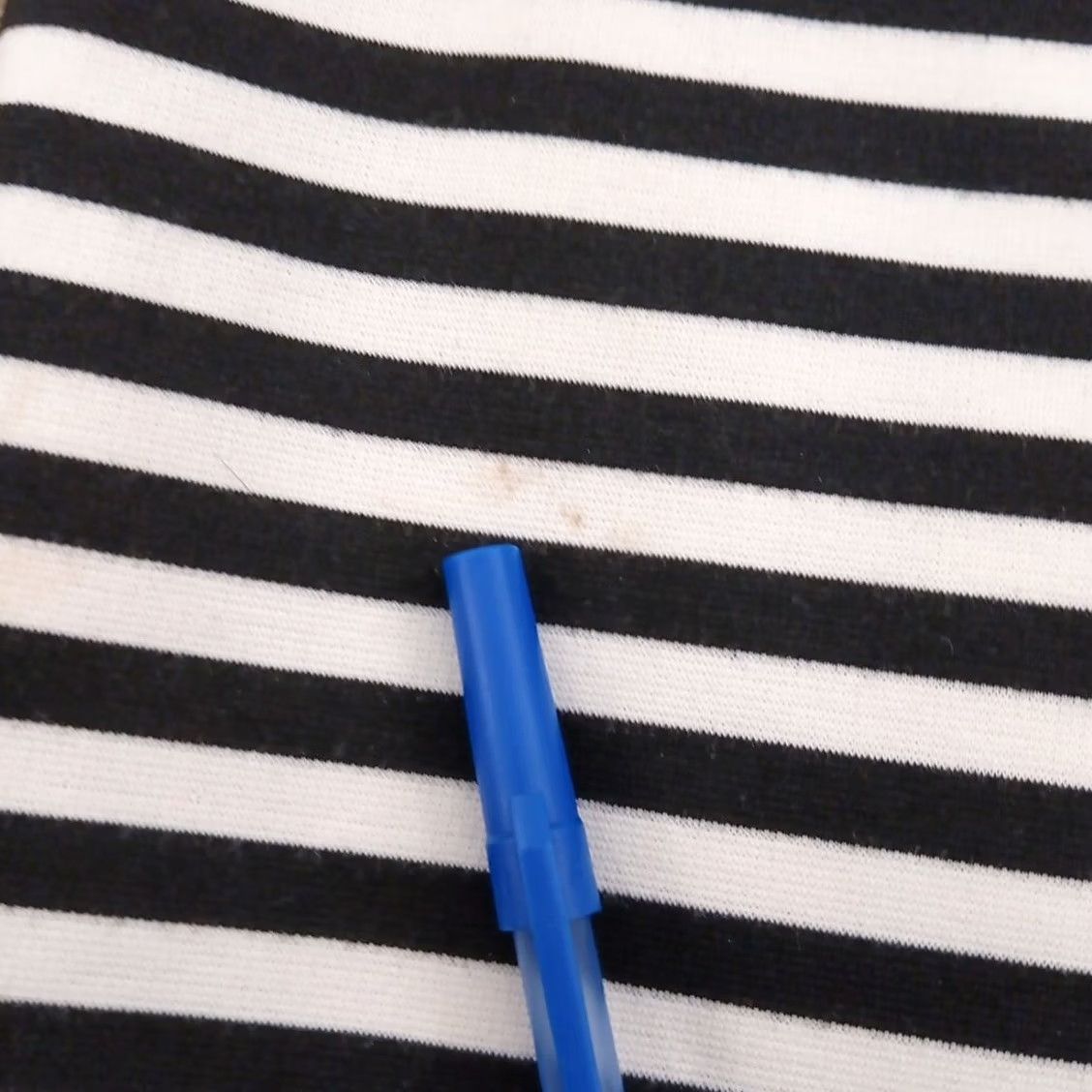 White House Black Market White House Black Market Skirt 00 Women Knee Length Striped Black Lined Pencil Slit Polyester Rayon Spandex Size 24" / US 00 / IT 34 - 3 Thumbnail