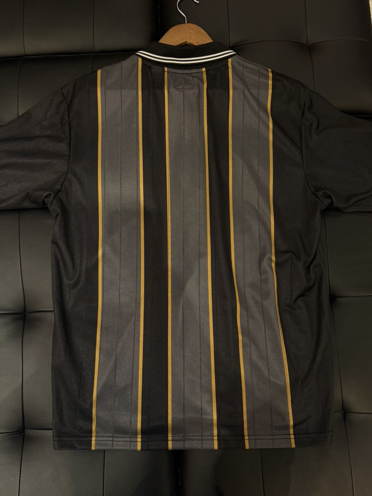 Supreme Size L - Supreme Aeon Flux Soccer Jersey Size US L / EU 52-54 / 3 - 7 Thumbnail