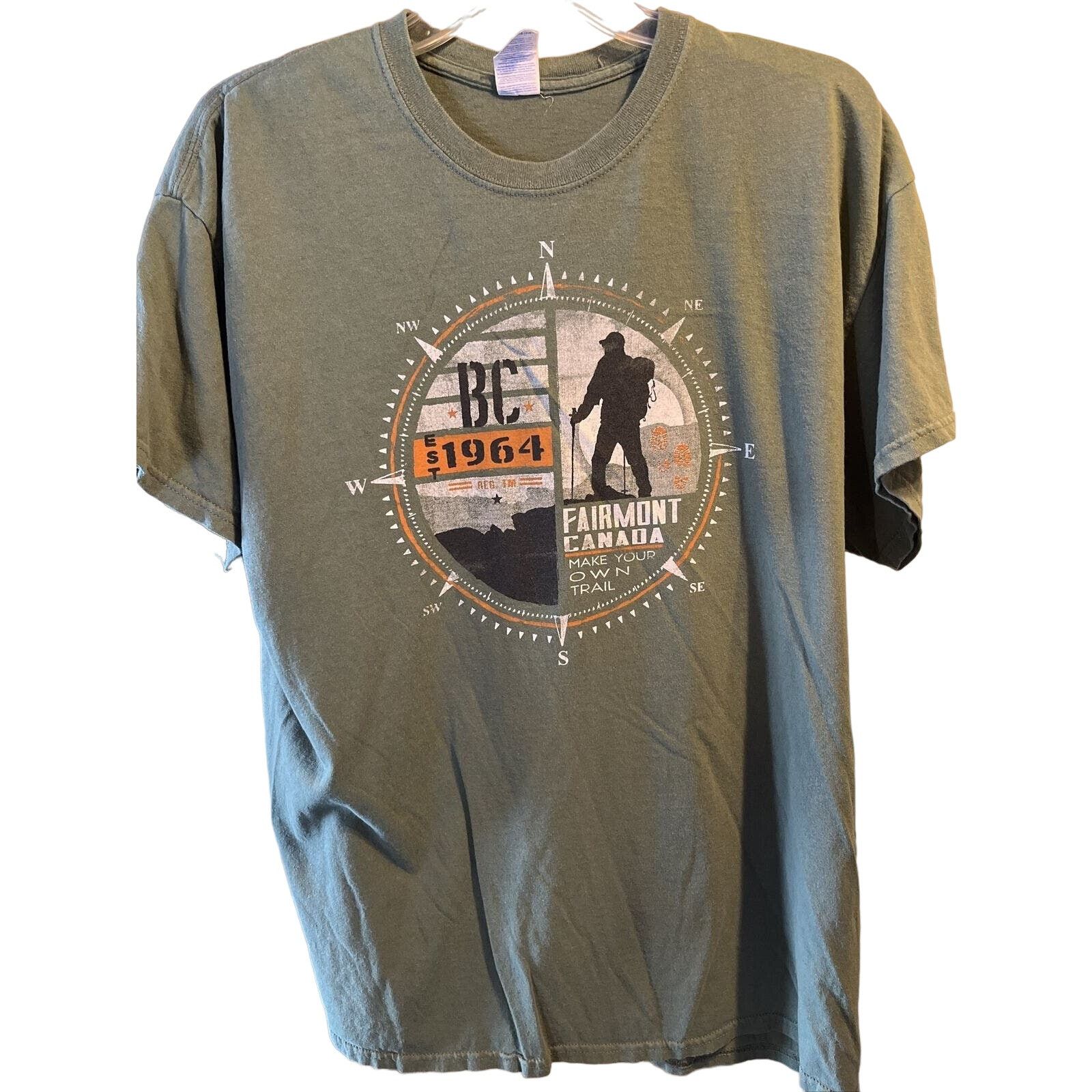 Gildan Gildan Men XL Olive Green Canada Short Sleeve Cotton T-Shirt Size US XL / EU 56 / 4 - 1 Thumbnail