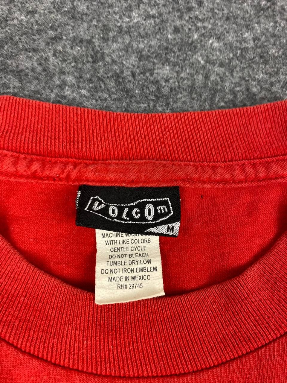 Volcom volcom skate brand tee very nice design Size US M / EU 48-50 / 2 - 3 Thumbnail
