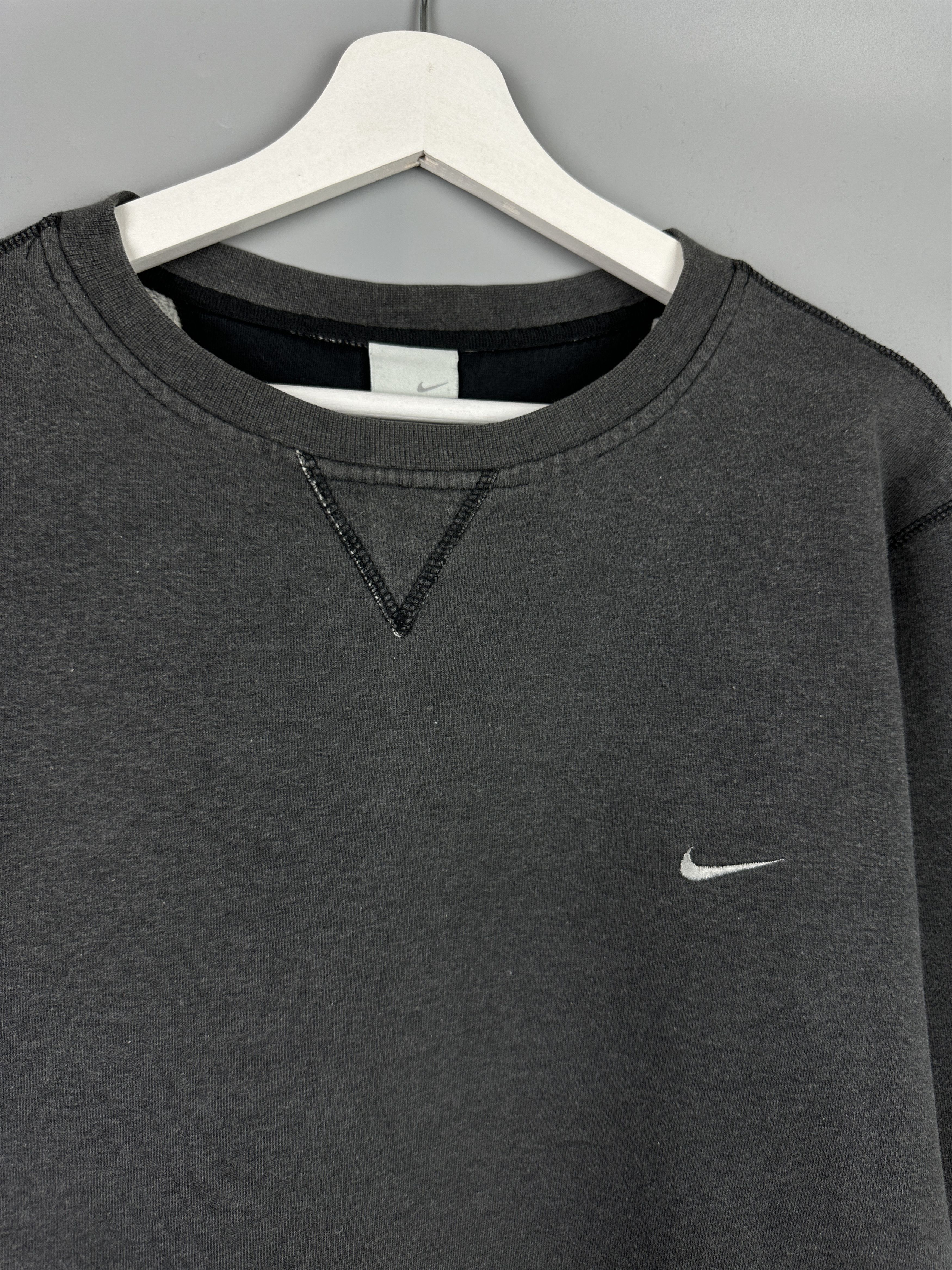 Nike 90s Vintage Nike Mini Logo Sweatshirt Crewneck Y2K Center Size US M / EU 48-50 / 2 - 4 Thumbnail