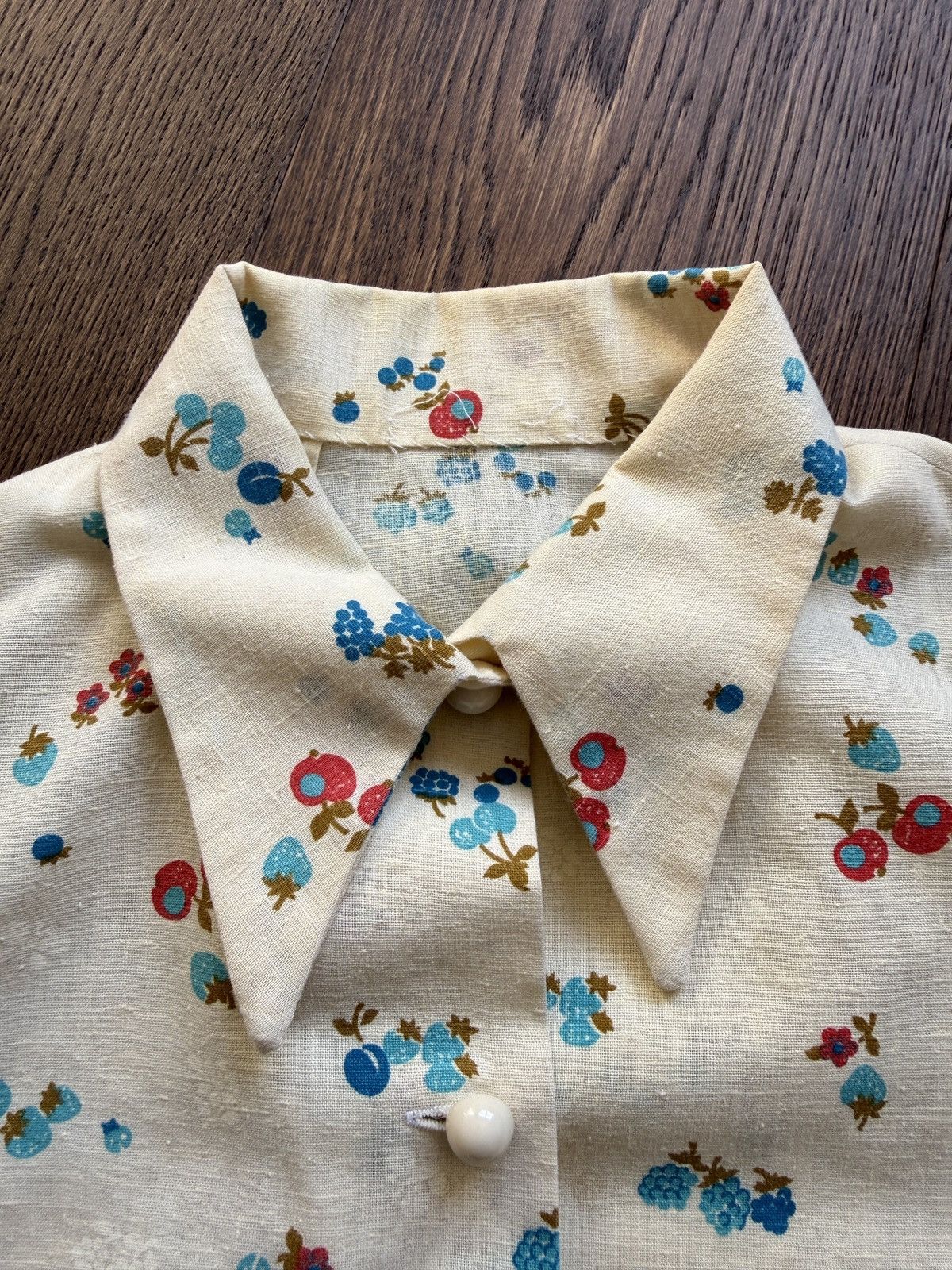 Vintage Vintage 60s Floral Berries Pointed Collar Button Up Shirt Size M / US 6-8 / IT 42-44 - 6 Thumbnail