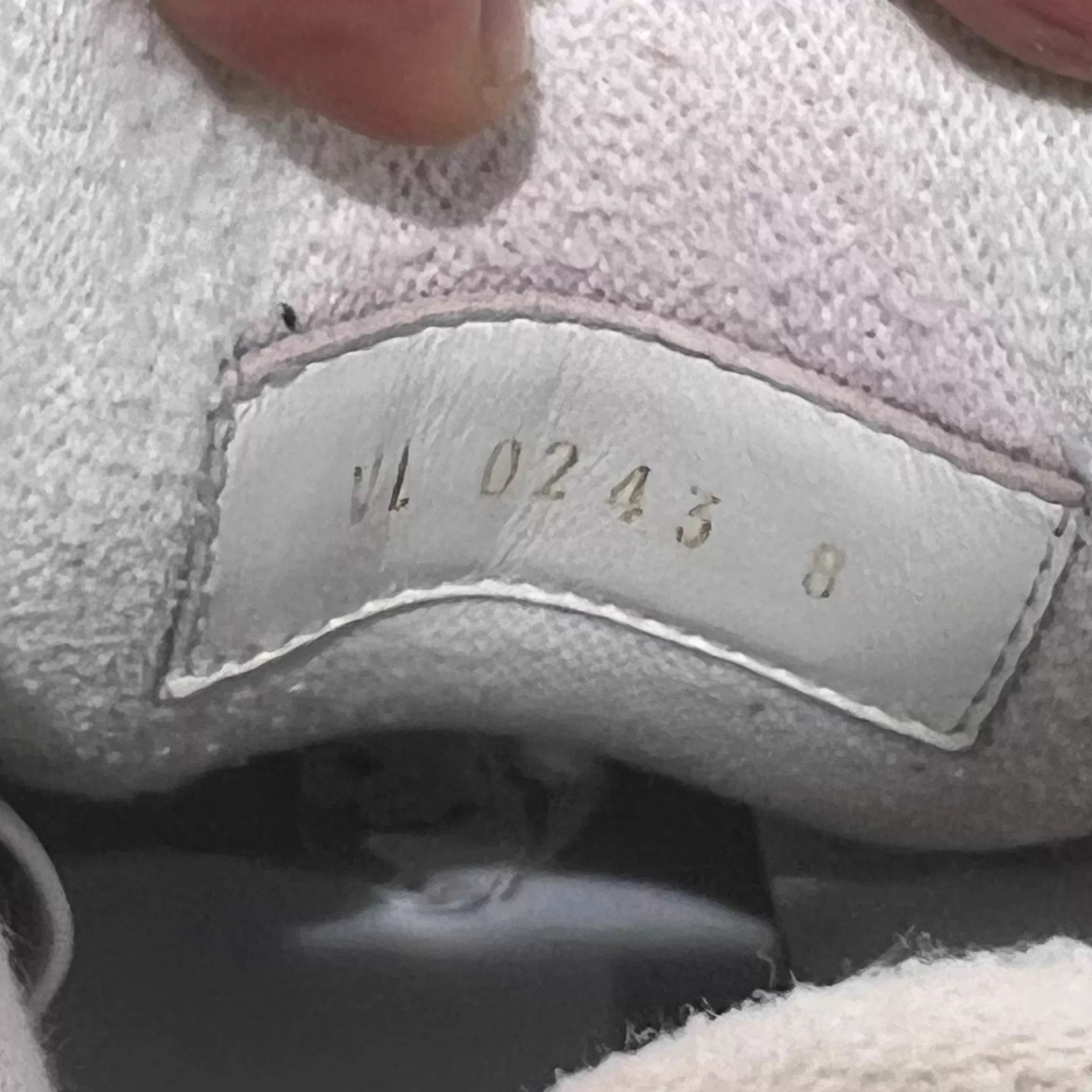 Louis Vuitton LV Trainer White Orange UK8 42 EU Size US 9 / EU 42 - 8 Thumbnail