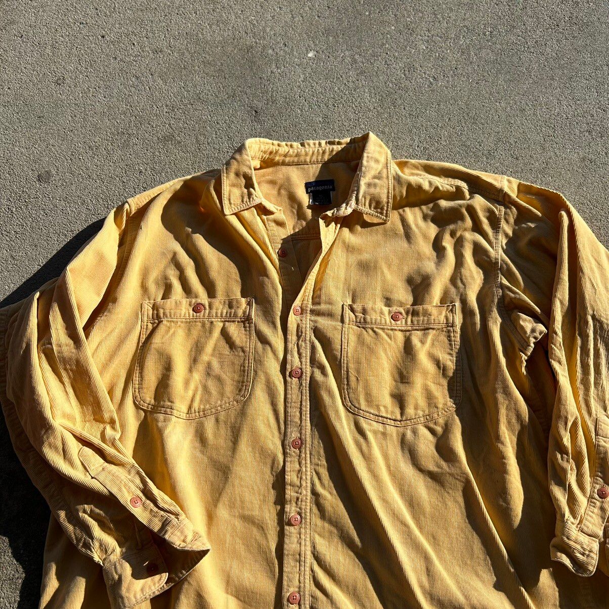 Vintage 90s patagonia yellow corduroy shirt, Size US XL / EU 56 / 4 - 2 Preview