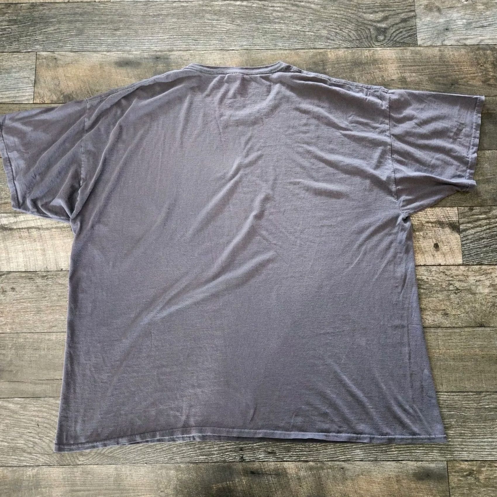 Fruit Of The Loom VINTAGE Fruit of the Loom T-Shirt Wolf Pack Wolves All Over Print Gray 3XL Crew Neck Short Sleeve Cotton Men 90s Retro Graphic Print Black" Size US XXL / EU 58 / 5 - 5 Thumbnail