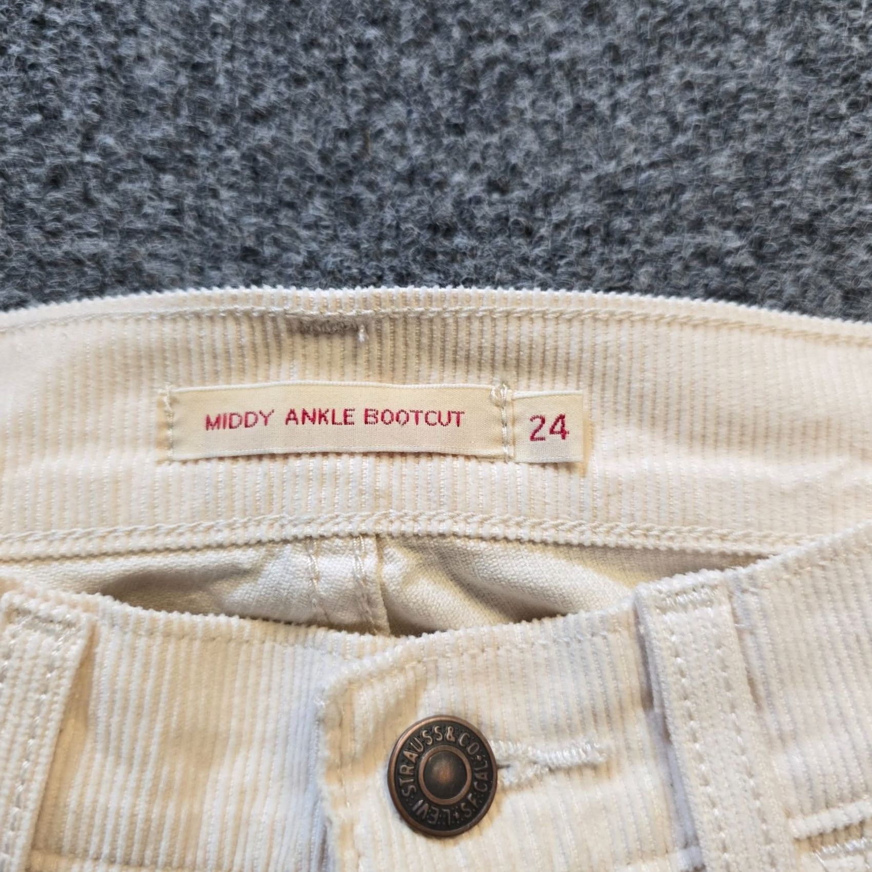 Levi's Levi's Pants Women Size 24 White Corduroy Mid Rise Ankle Bootcut Capsule Casual Womens Size 42" / US 20 - 4 Thumbnail